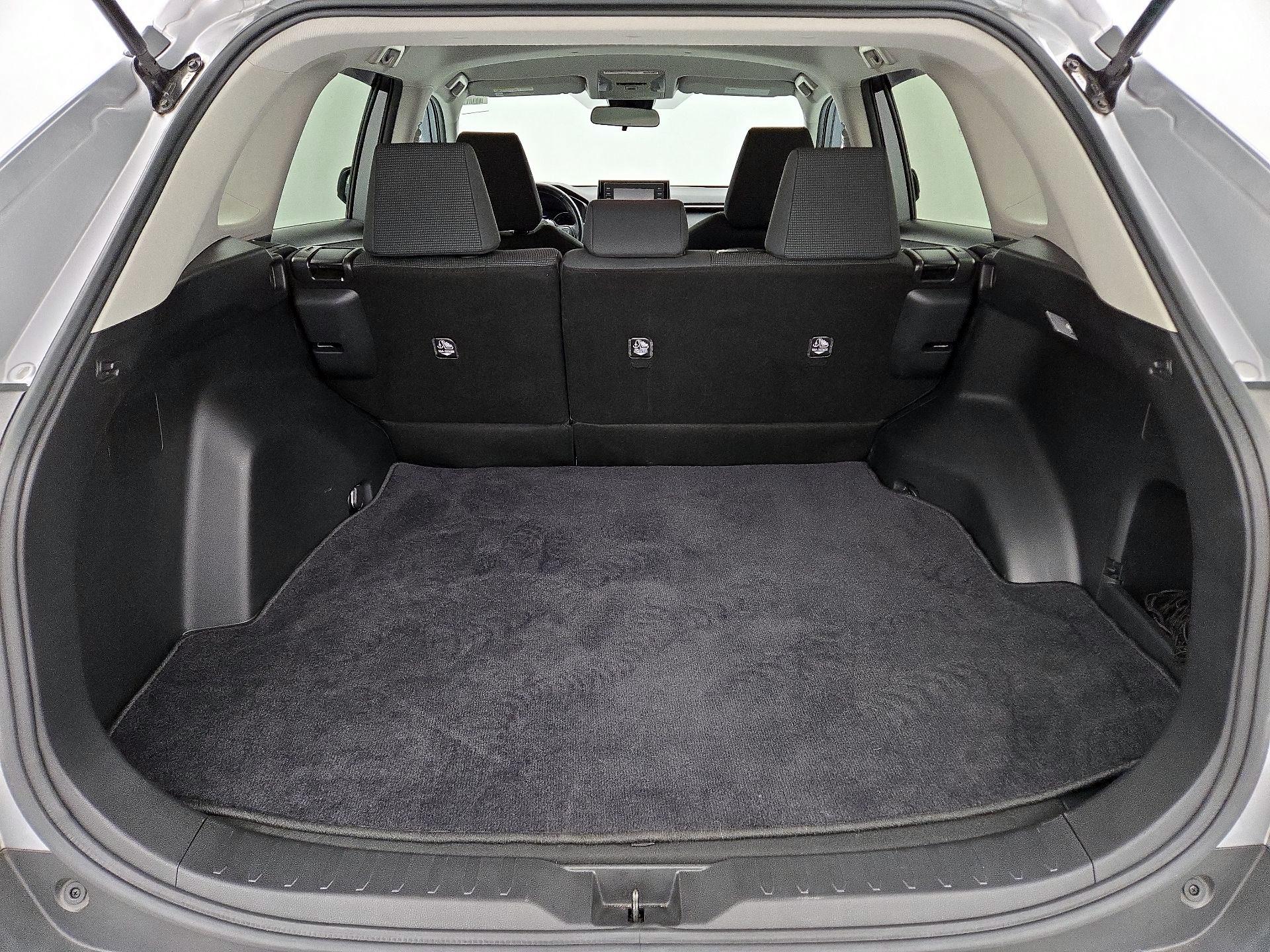 Thumbnail: 2021 Toyota RAV4 - 20