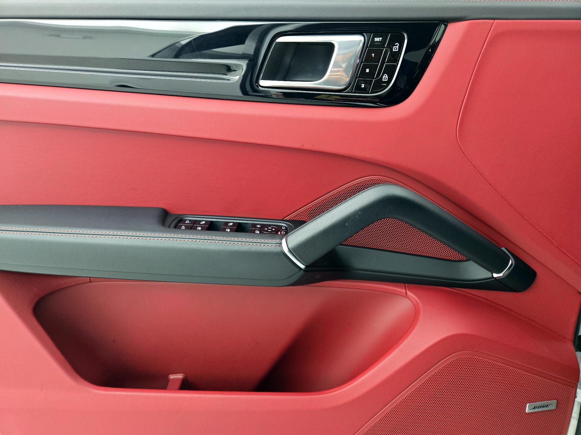 Thumbnail: 2021 Porsche Cayenne - 12