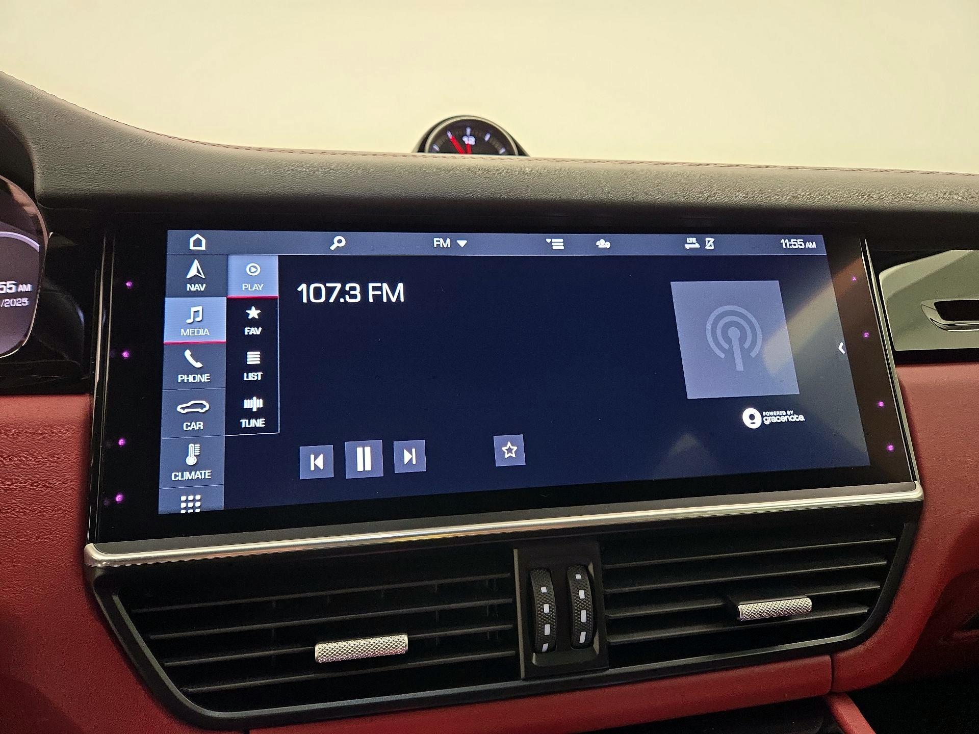 Thumbnail: 2021 Porsche Cayenne - 16