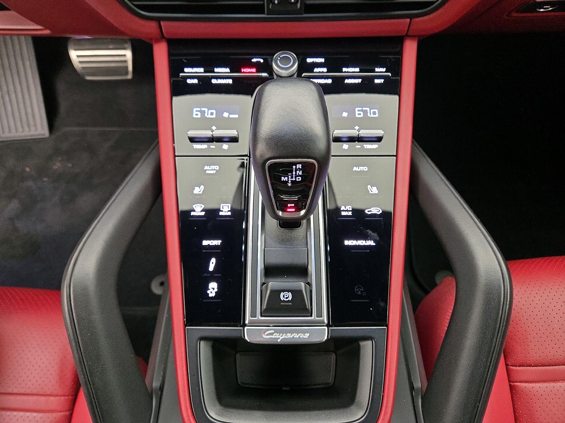 Thumbnail: 2021 Porsche Cayenne - 17