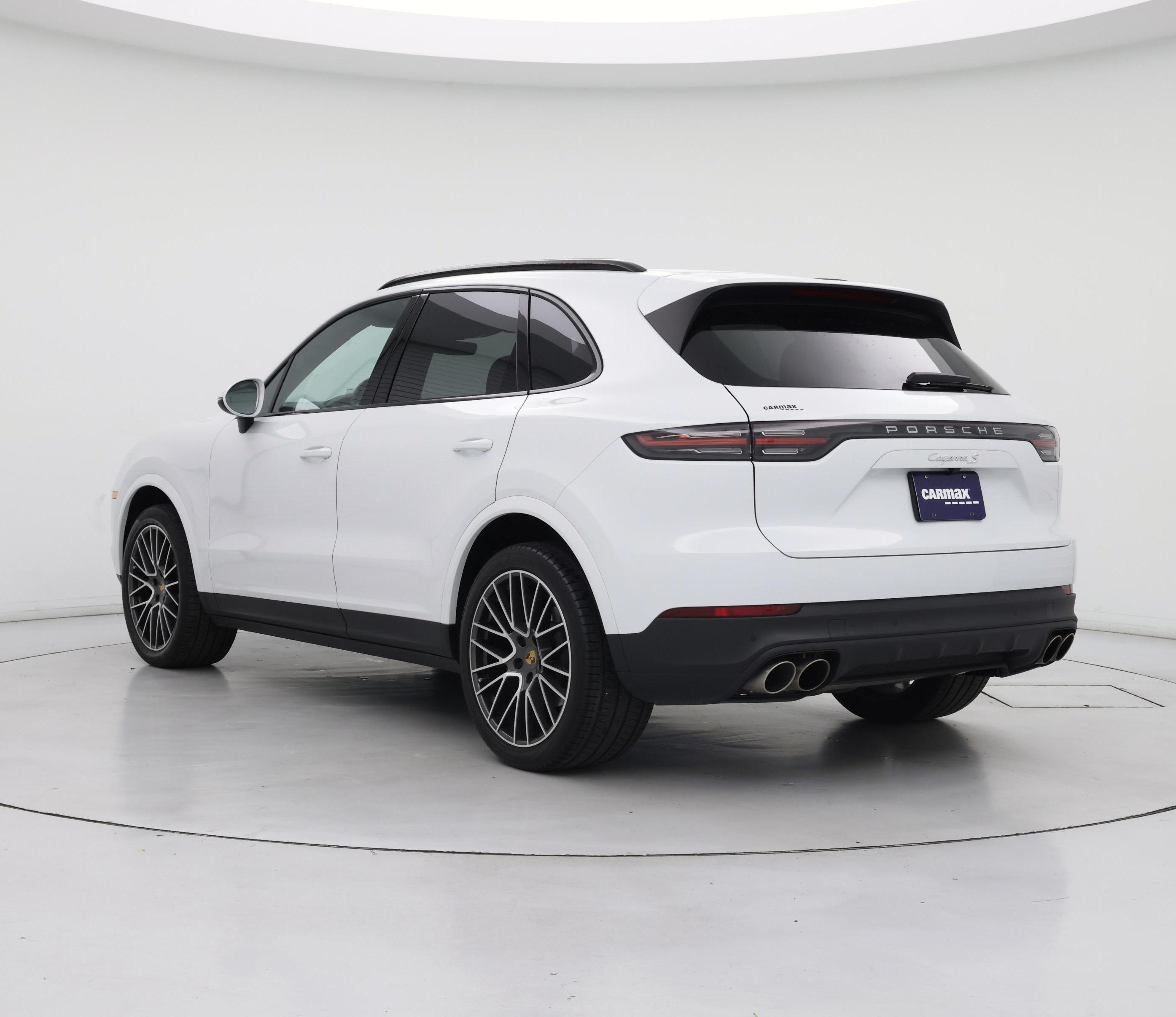 Thumbnail: 2021 Porsche Cayenne - 2