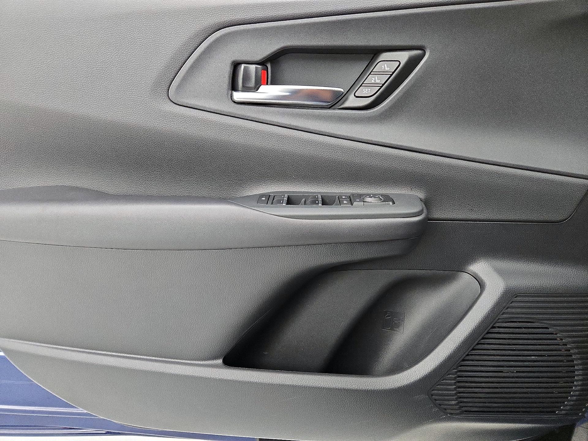 Thumbnail: 2023 Toyota Prius Prime - 12