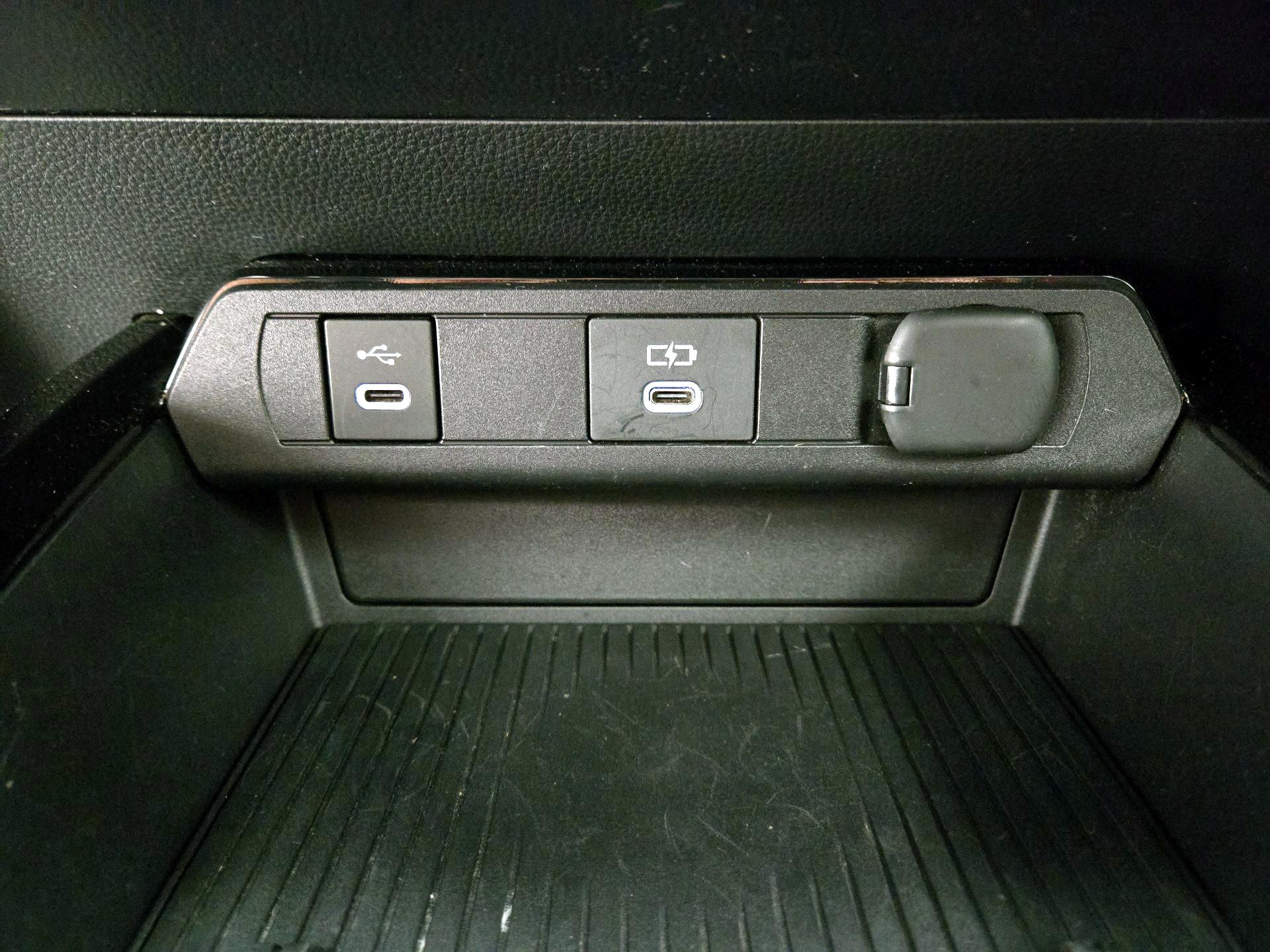 Thumbnail: 2023 Toyota Prius Prime - 19