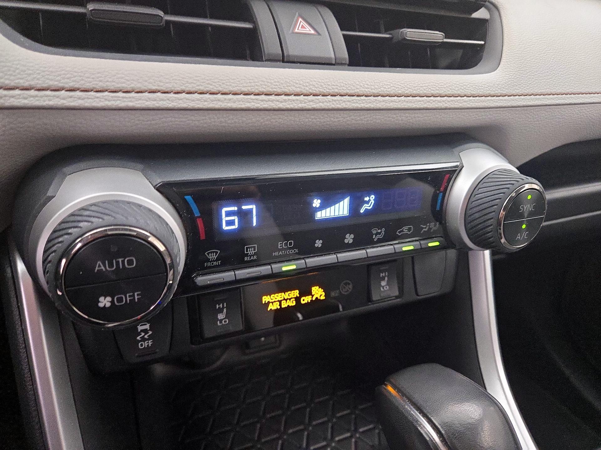 Thumbnail: 2021 Toyota RAV4 - 17