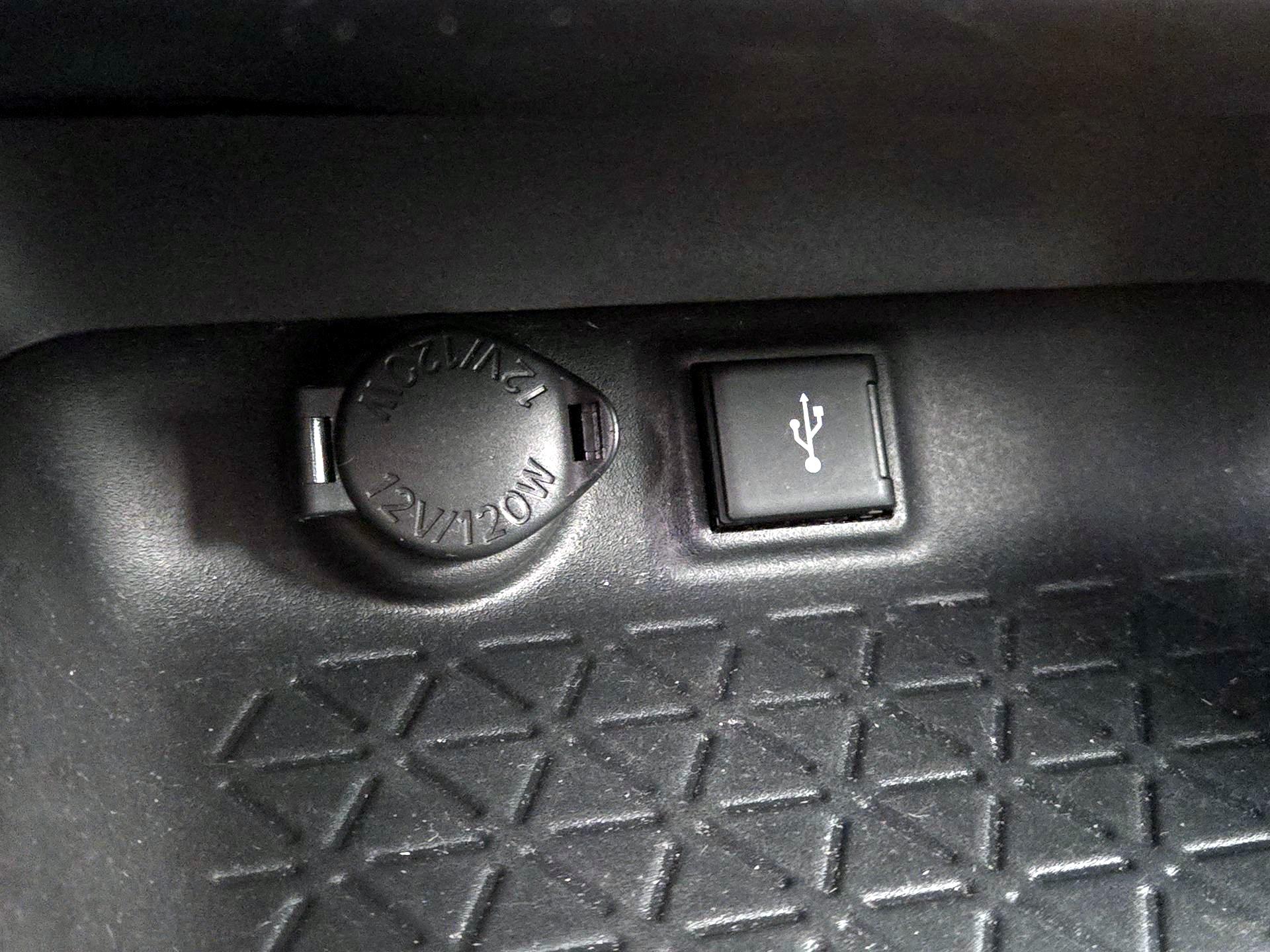 Thumbnail: 2021 Toyota RAV4 - 19