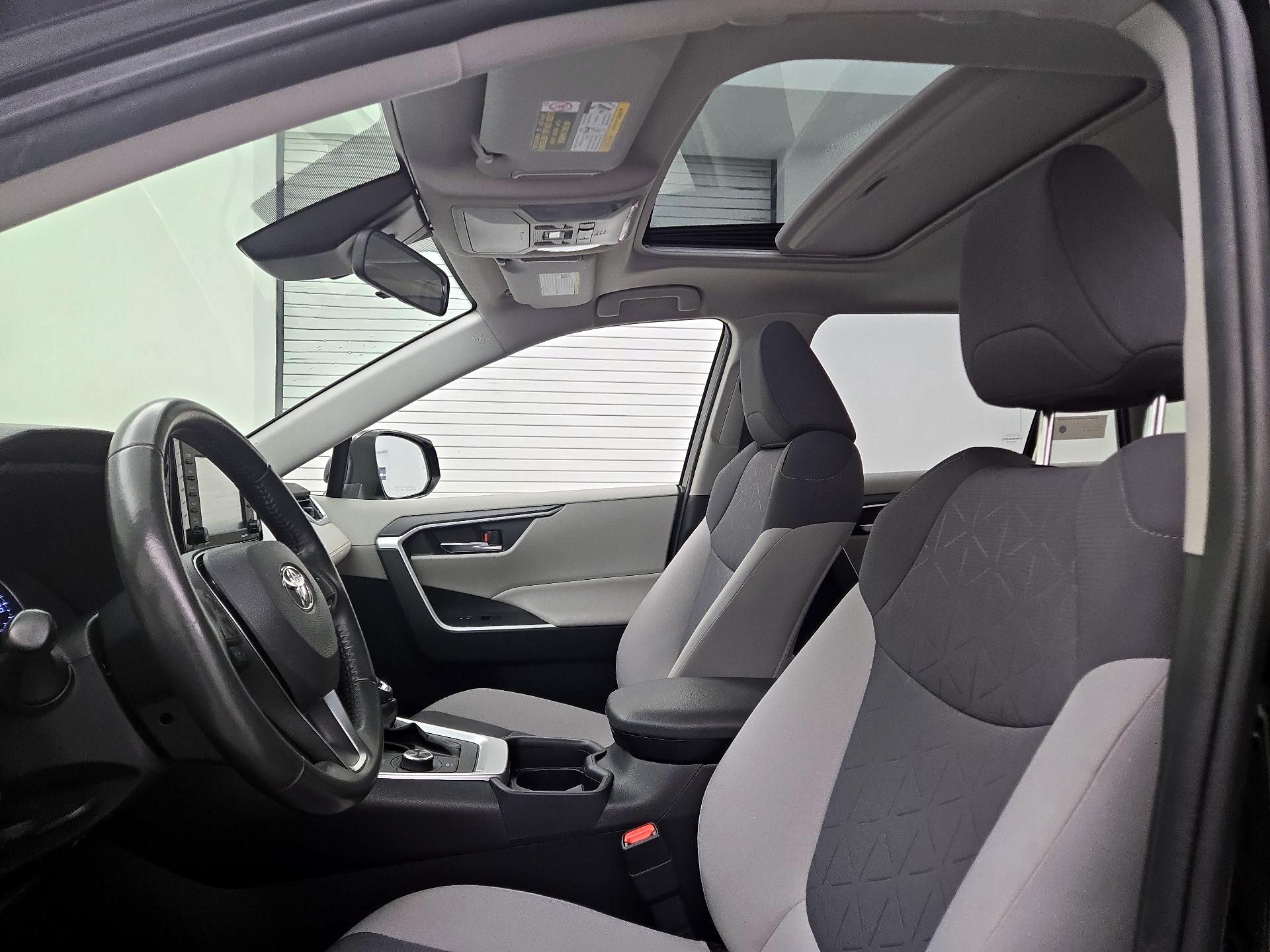 Thumbnail: 2021 Toyota RAV4 - 20