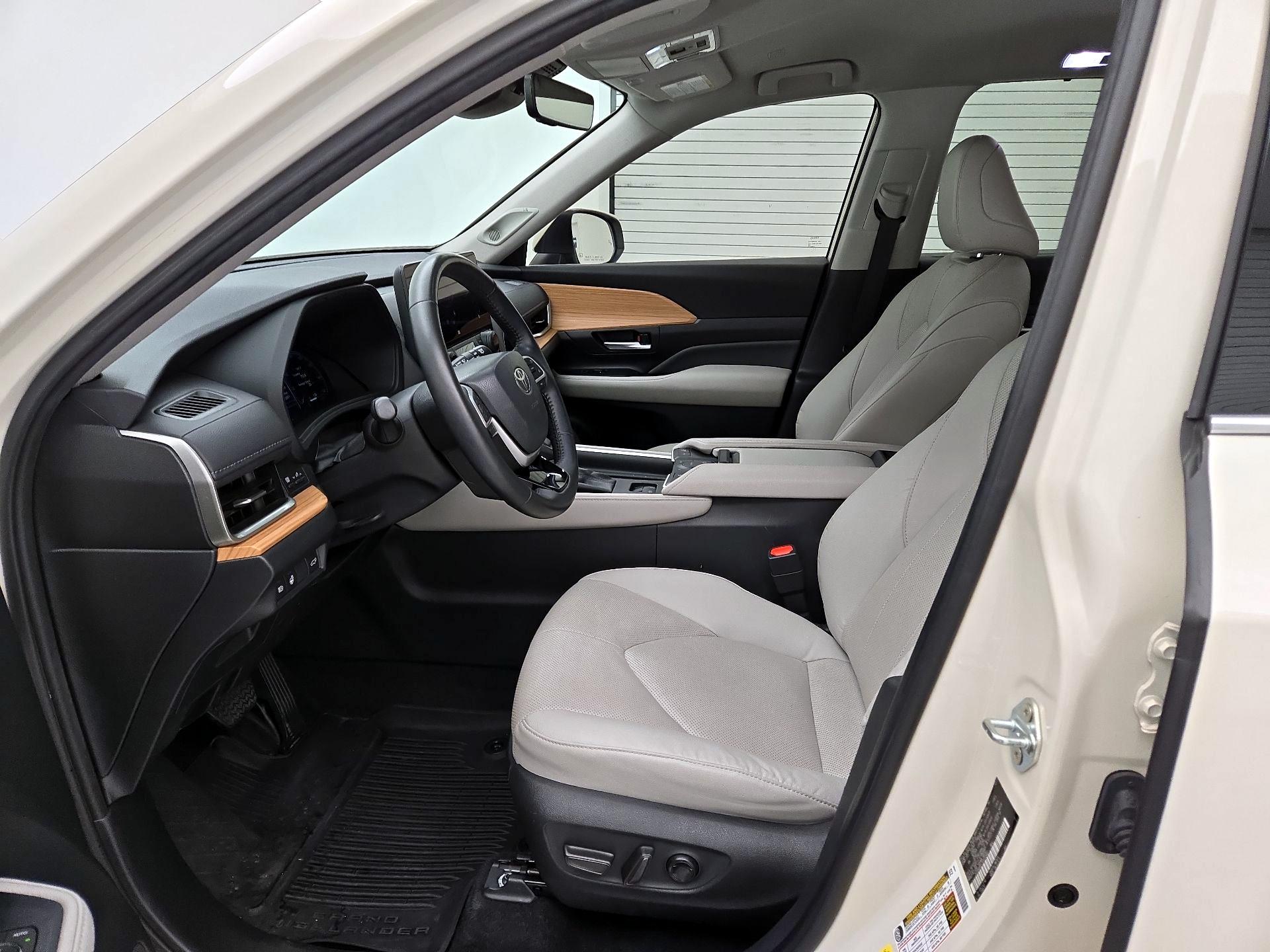 Thumbnail: 2024 Toyota Grand Highlander - 11