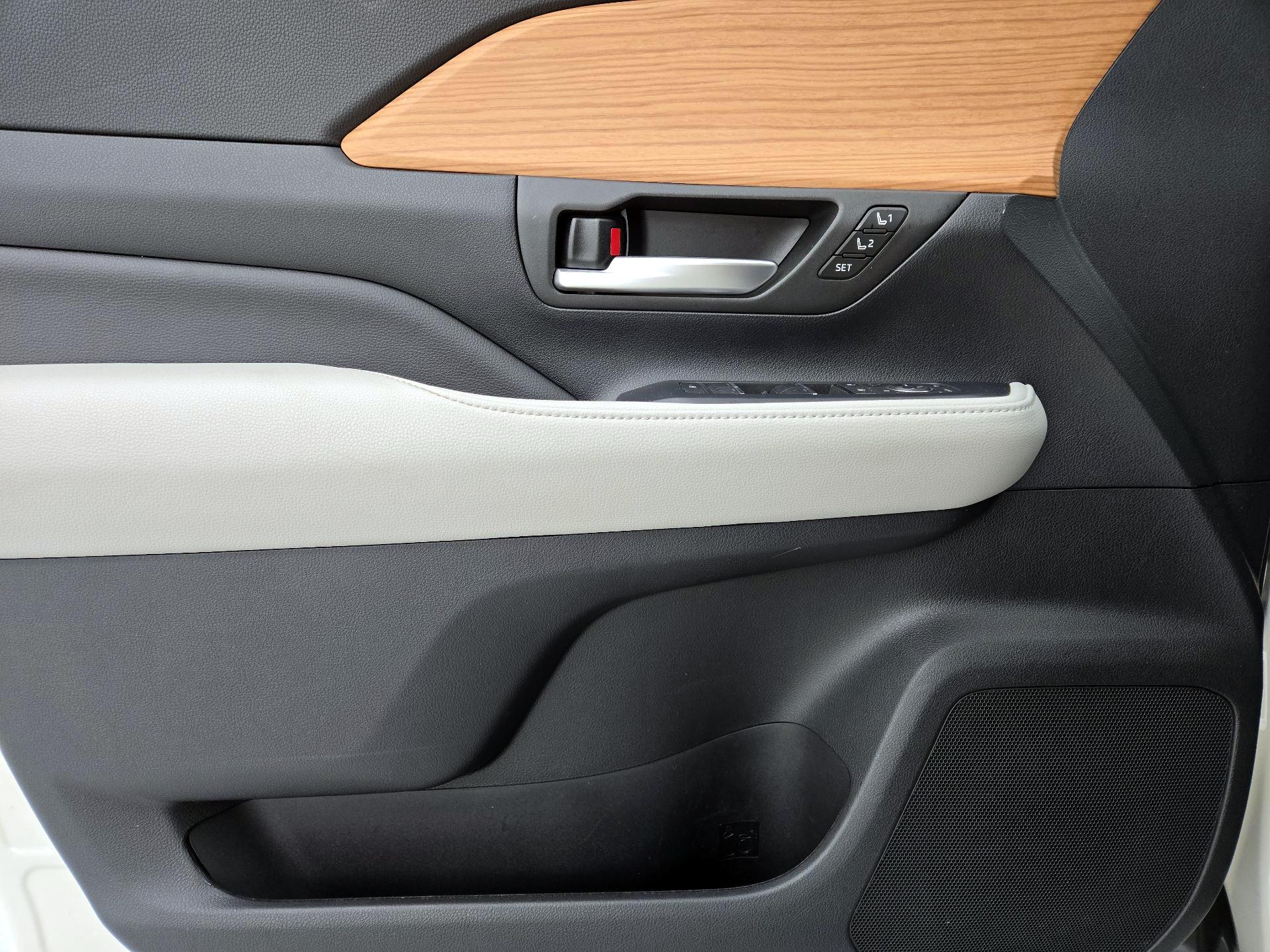 Thumbnail: 2024 Toyota Grand Highlander - 12