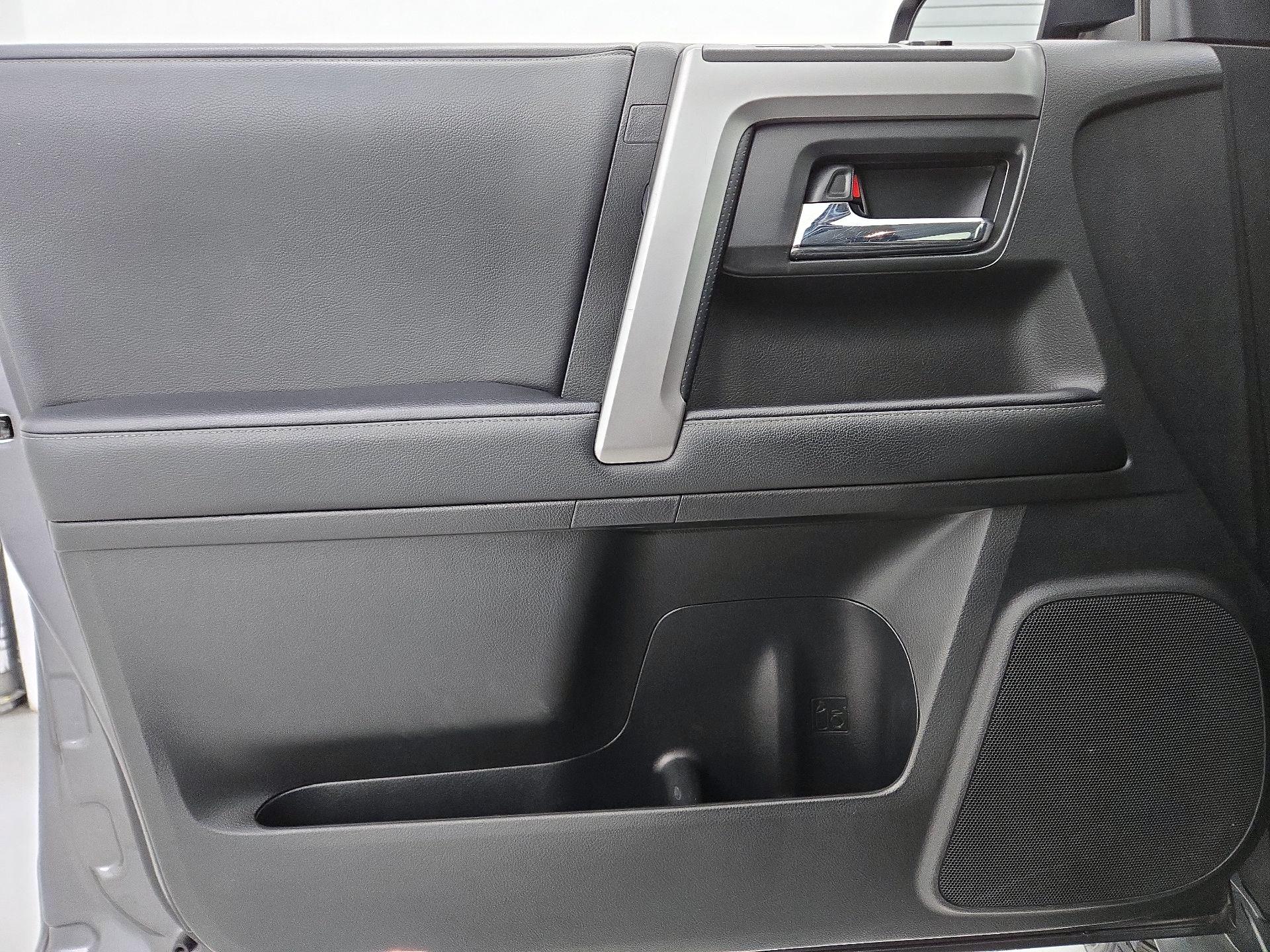 Thumbnail: 2020 Toyota 4Runner - 12