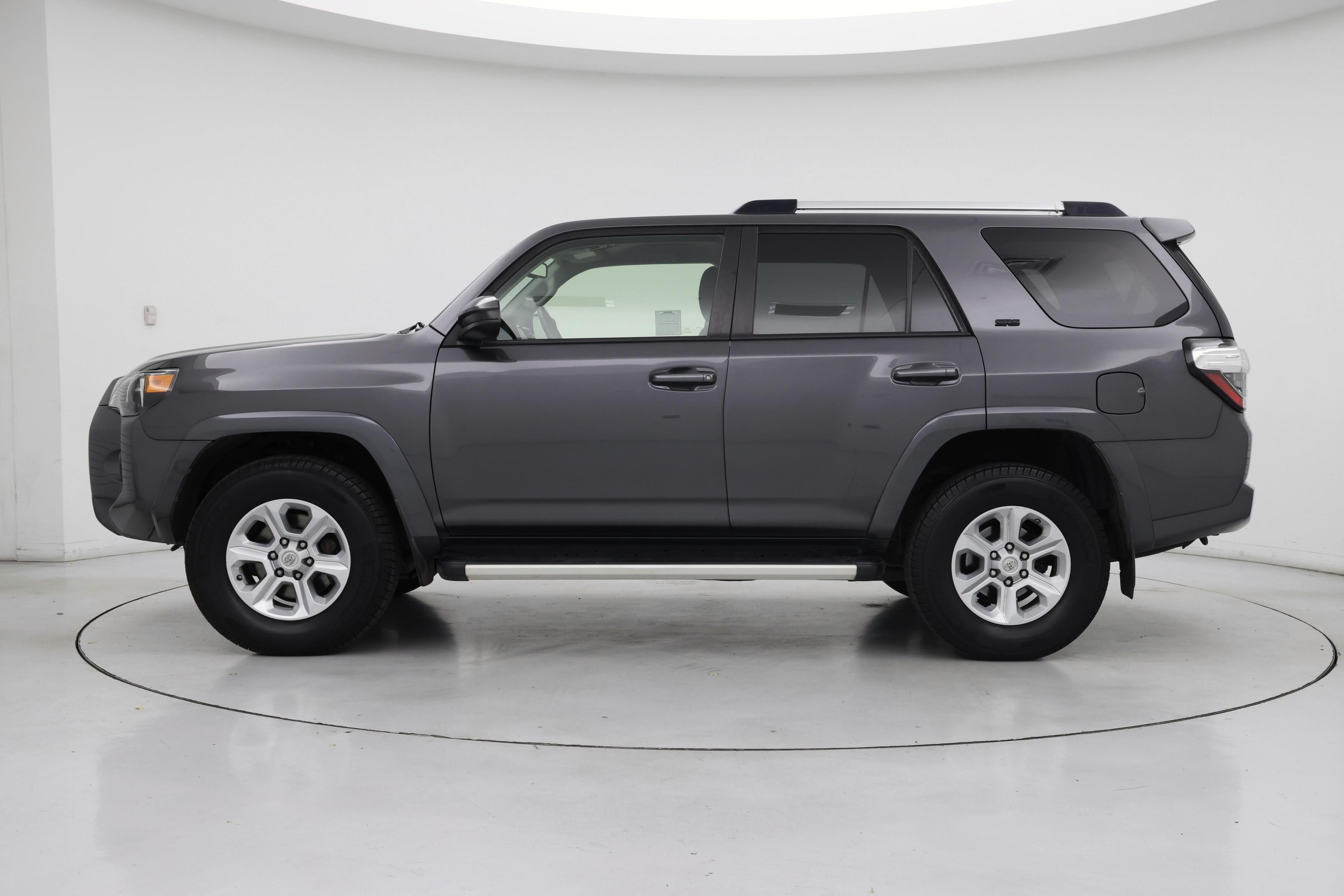 Thumbnail: 2020 Toyota 4Runner - 3