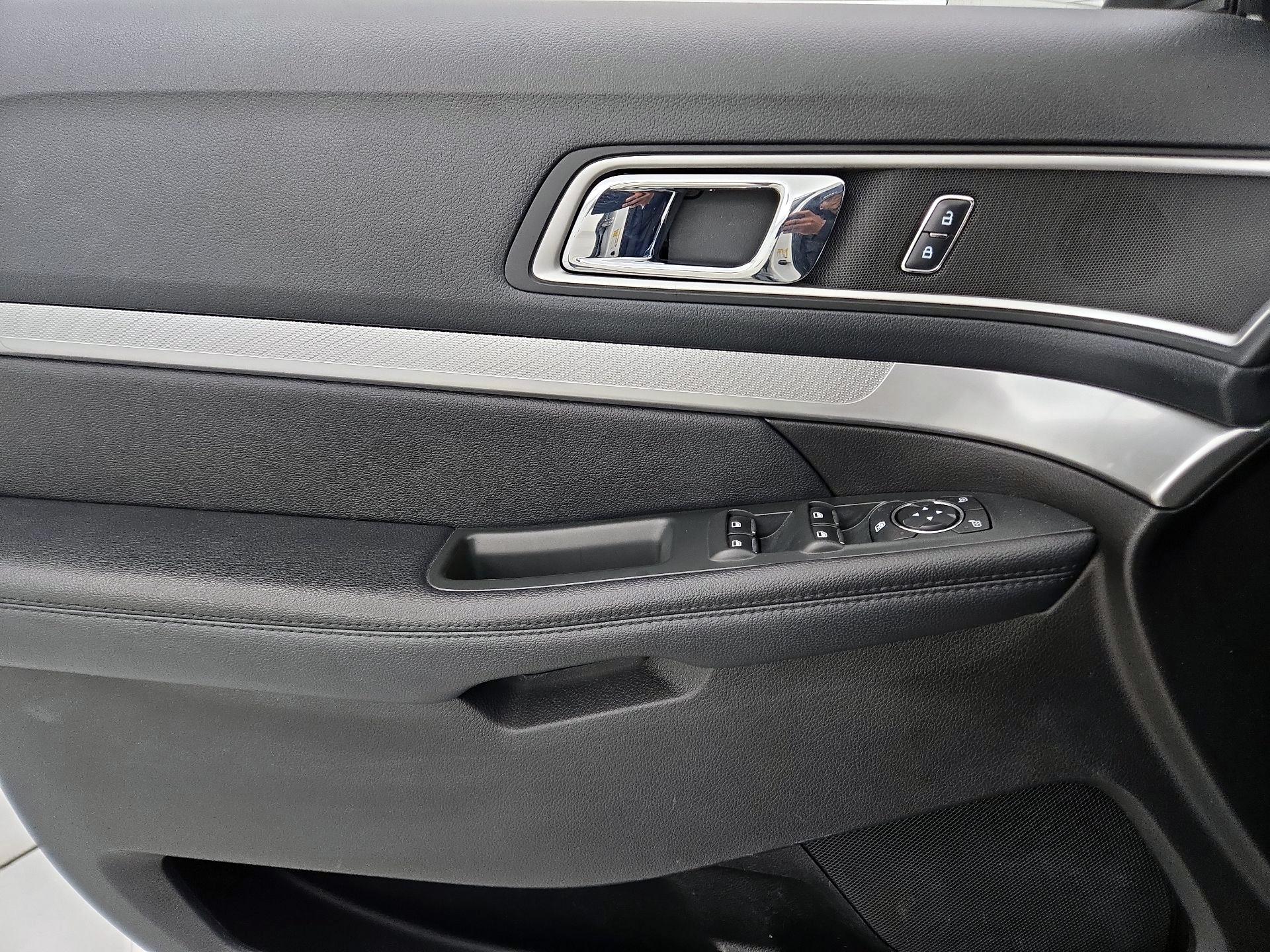 Thumbnail: 2017 Ford Explorer - 12