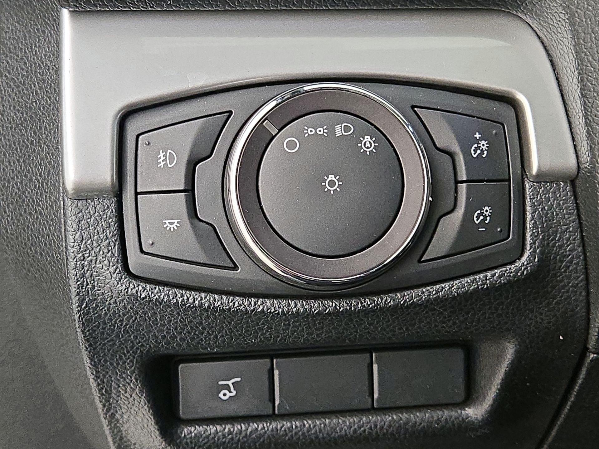 Thumbnail: 2017 Ford Explorer - 13