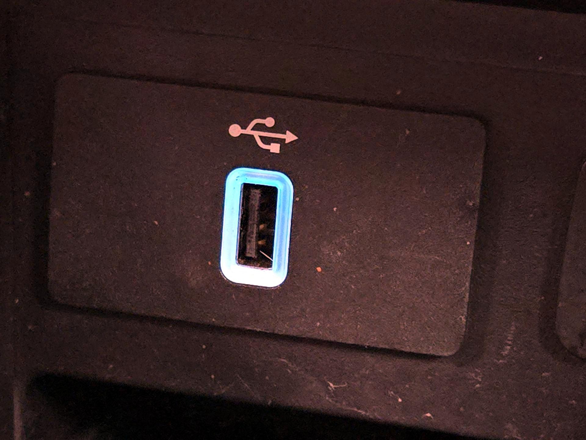 Thumbnail: 2017 Ford Explorer - 18