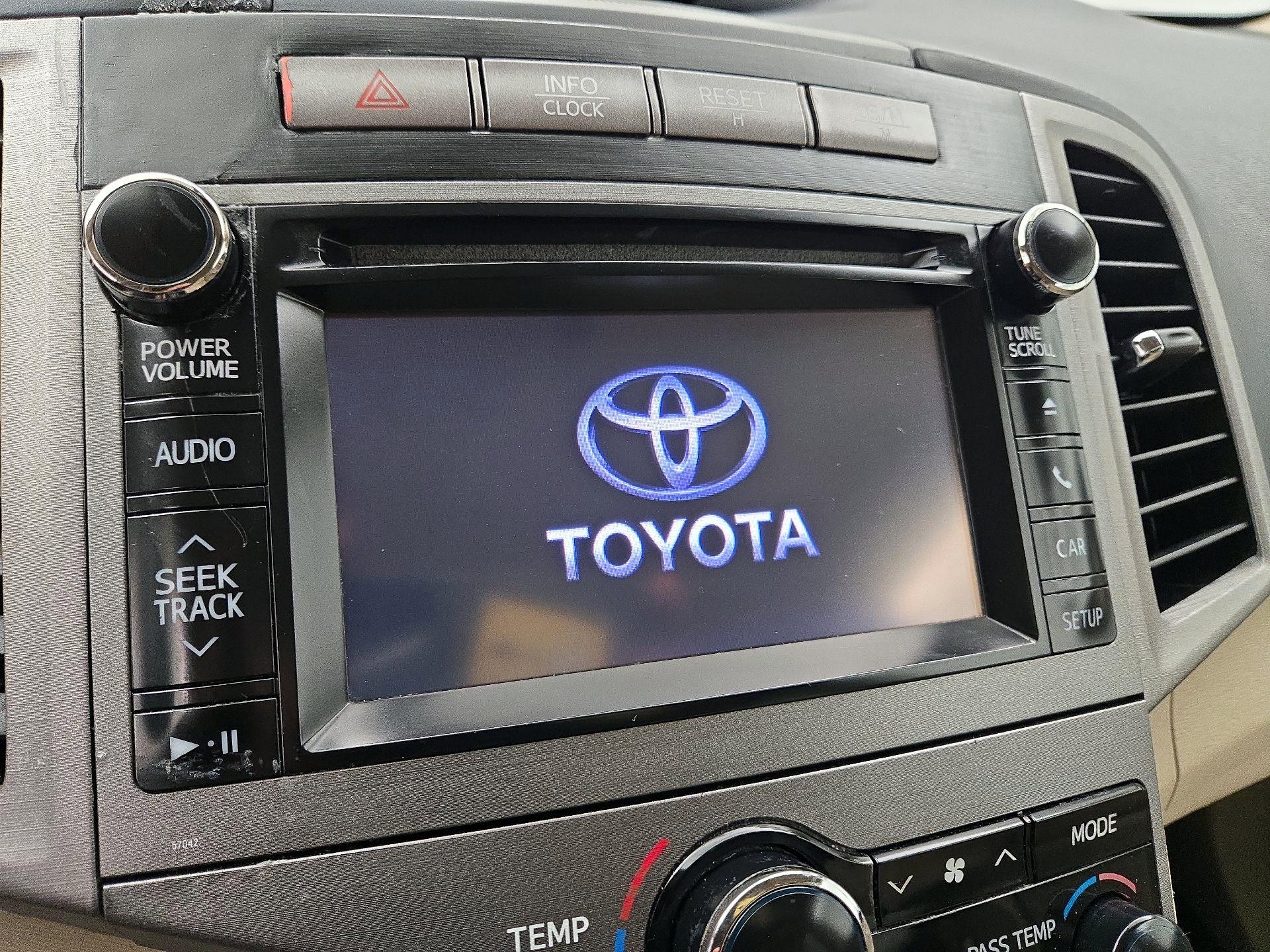 Thumbnail: 2014 Toyota Venza - 14