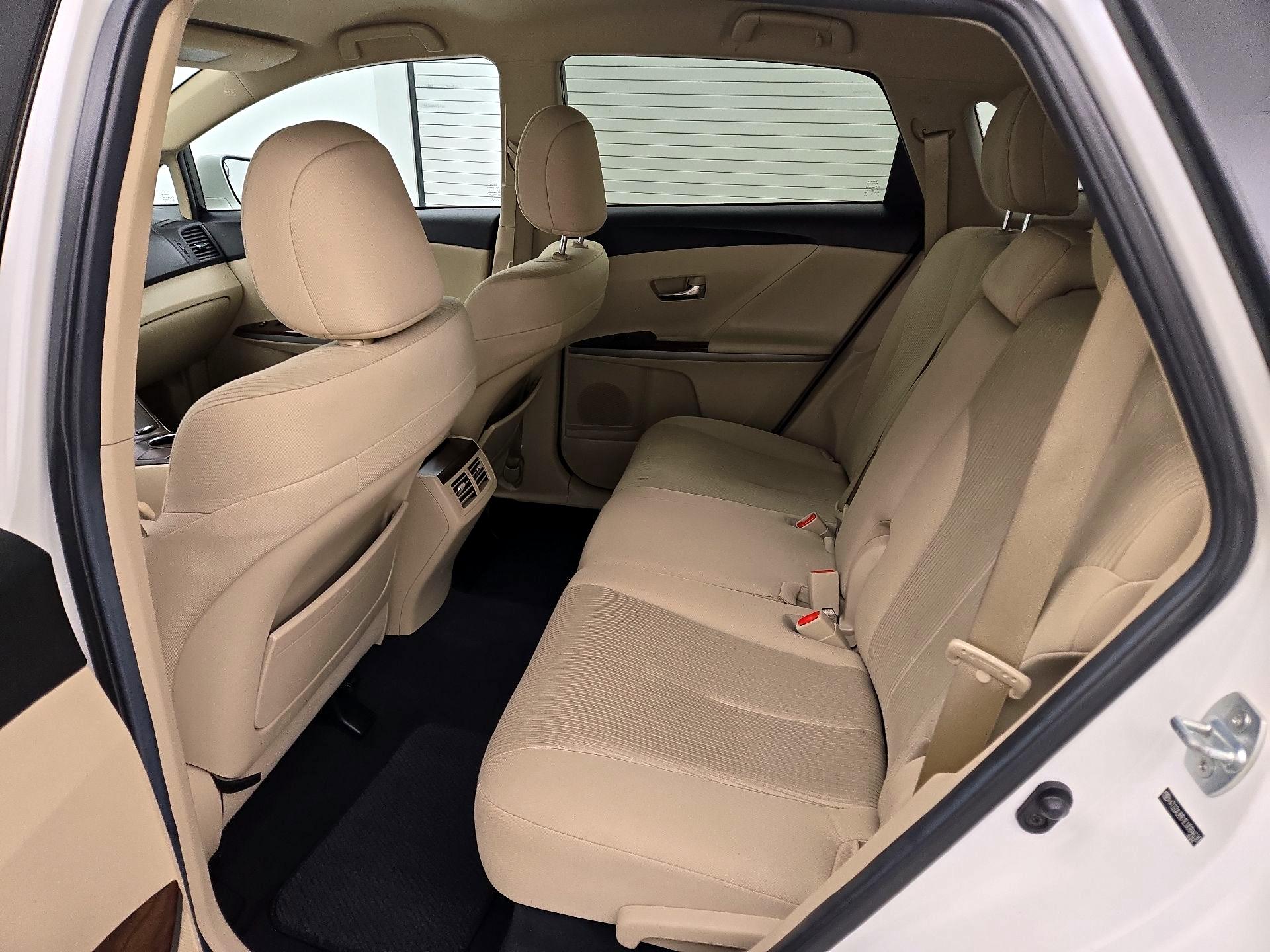 Thumbnail: 2014 Toyota Venza - 17