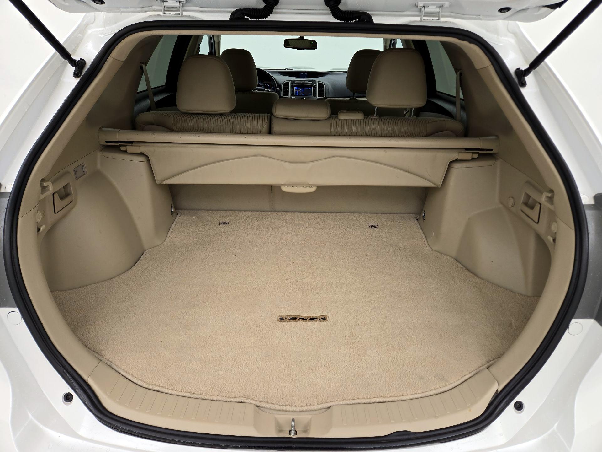 Thumbnail: 2014 Toyota Venza - 18