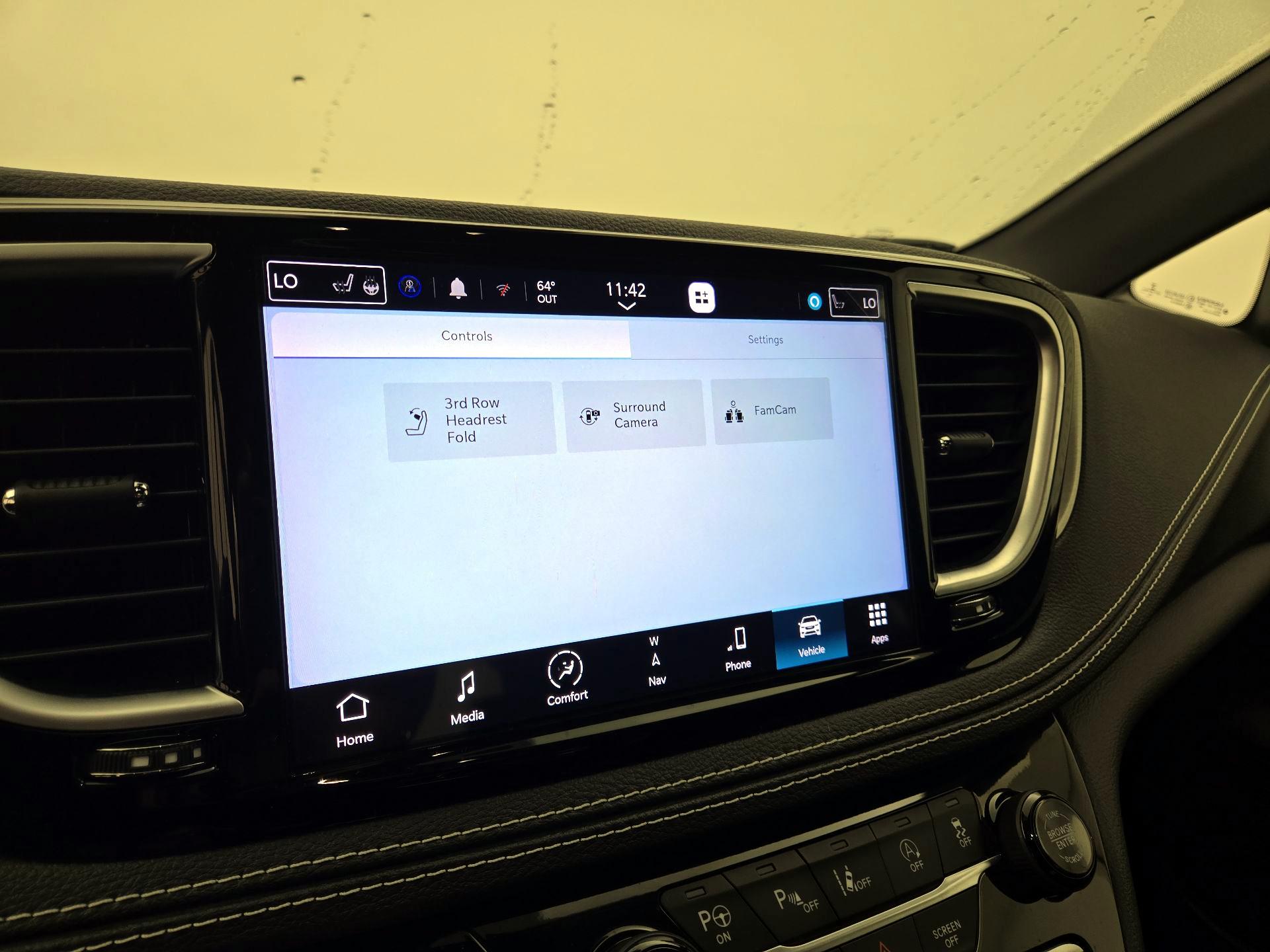 Thumbnail: 2023 Chrysler Pacifica - 14