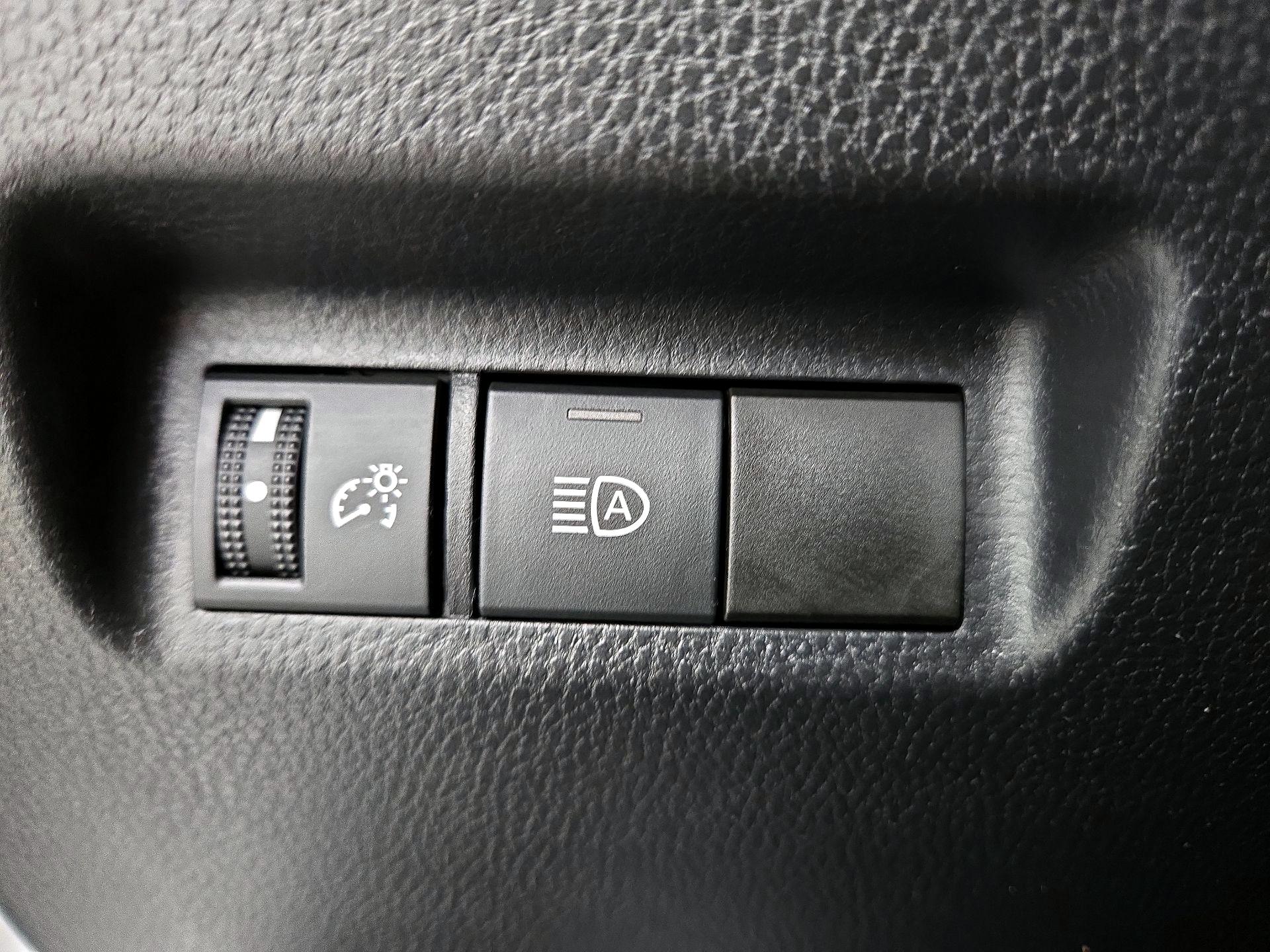 Thumbnail: 2019 Toyota RAV4 - 13