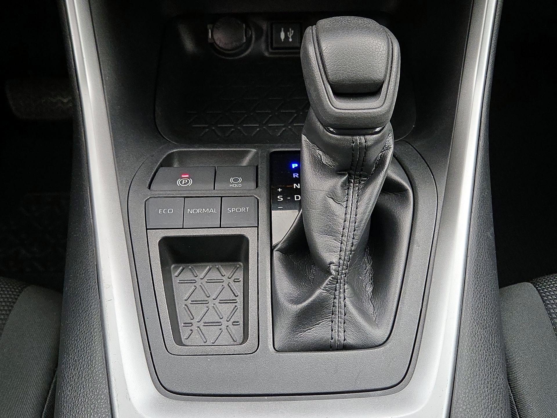 Thumbnail: 2019 Toyota RAV4 - 17