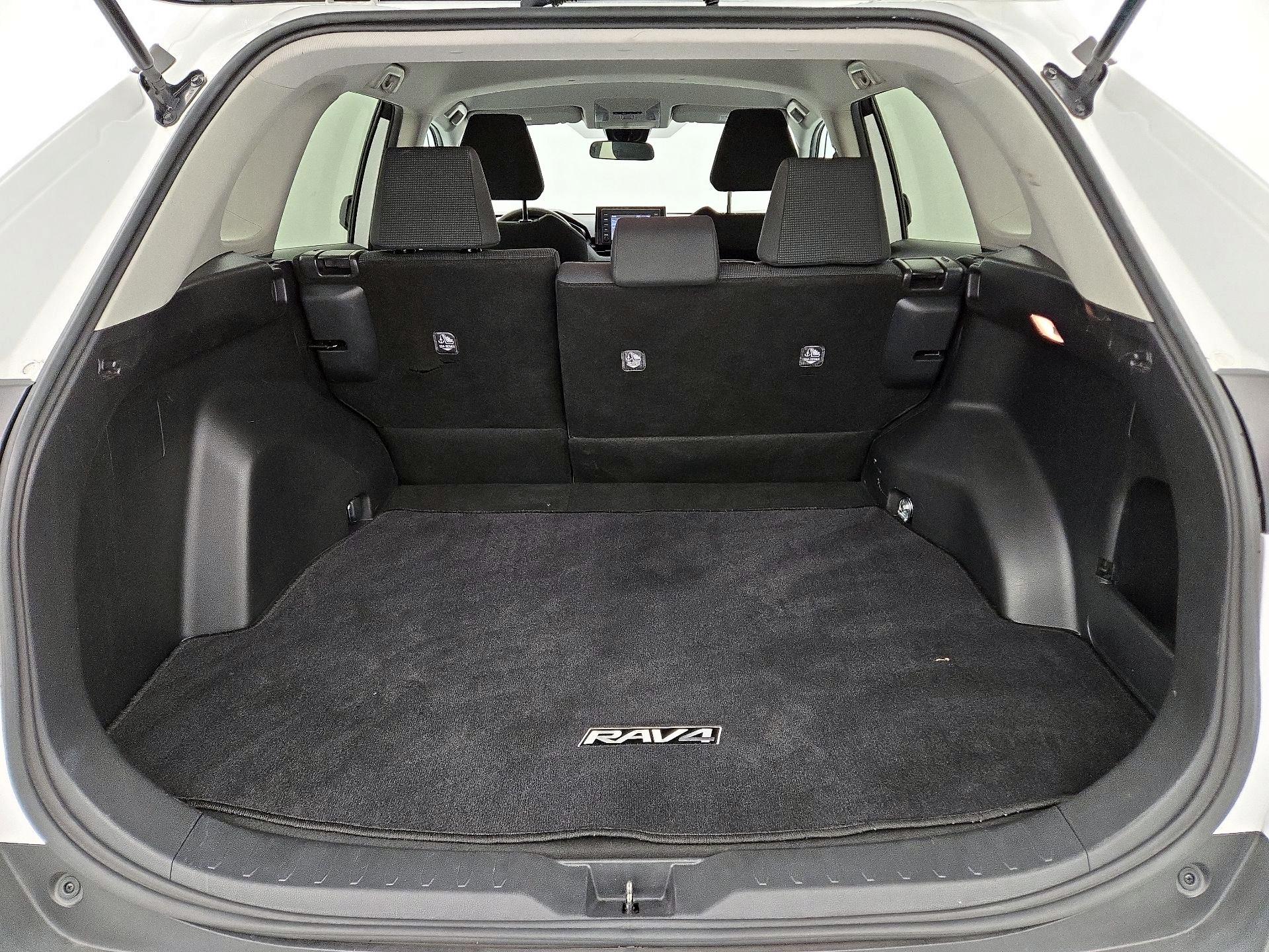 Thumbnail: 2019 Toyota RAV4 - 20