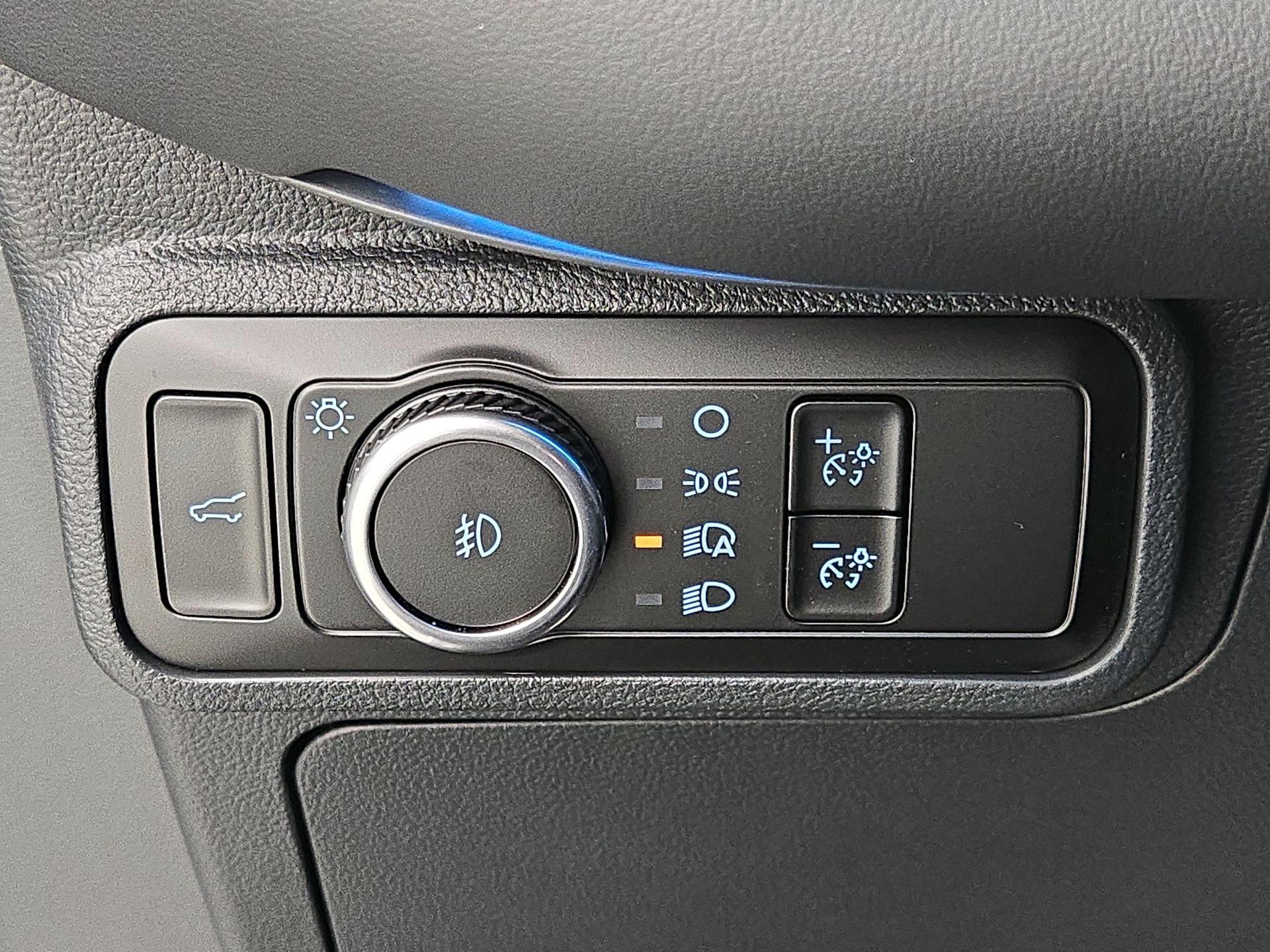 Thumbnail: 2025 Ford Explorer - 13