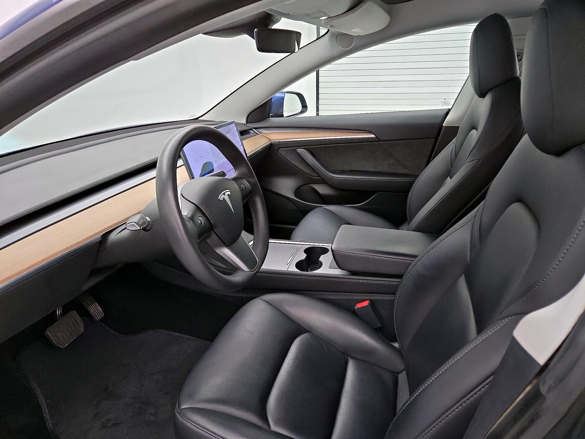 Thumbnail: 2022 Tesla Model 3 - 11