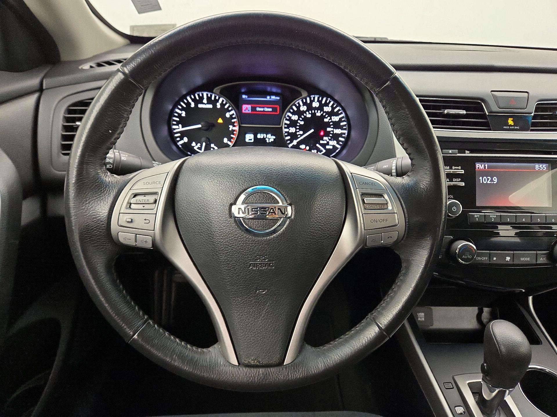 Thumbnail: 2015 Nissan Altima - 10