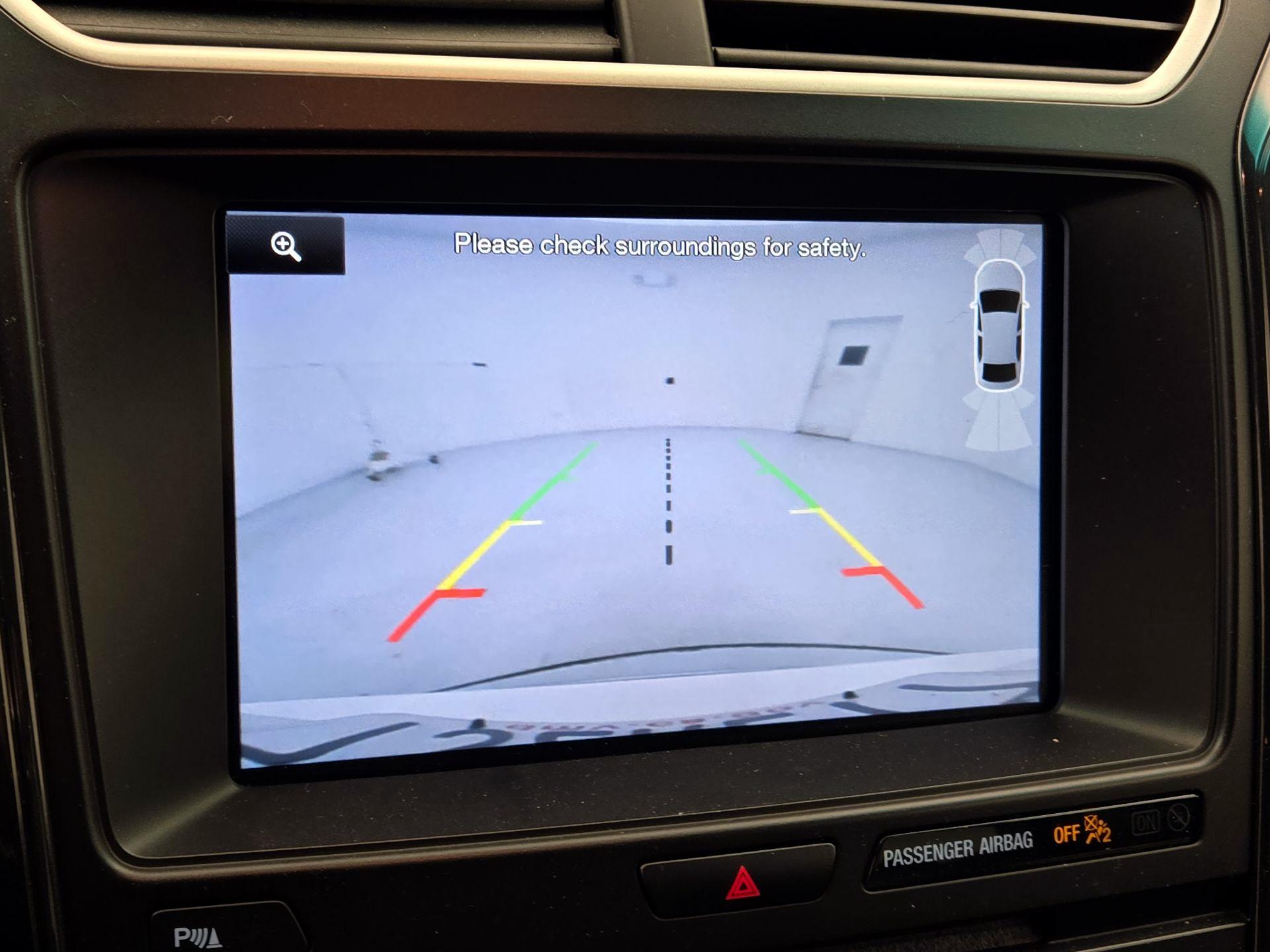 Thumbnail: 2016 Ford Explorer - 15