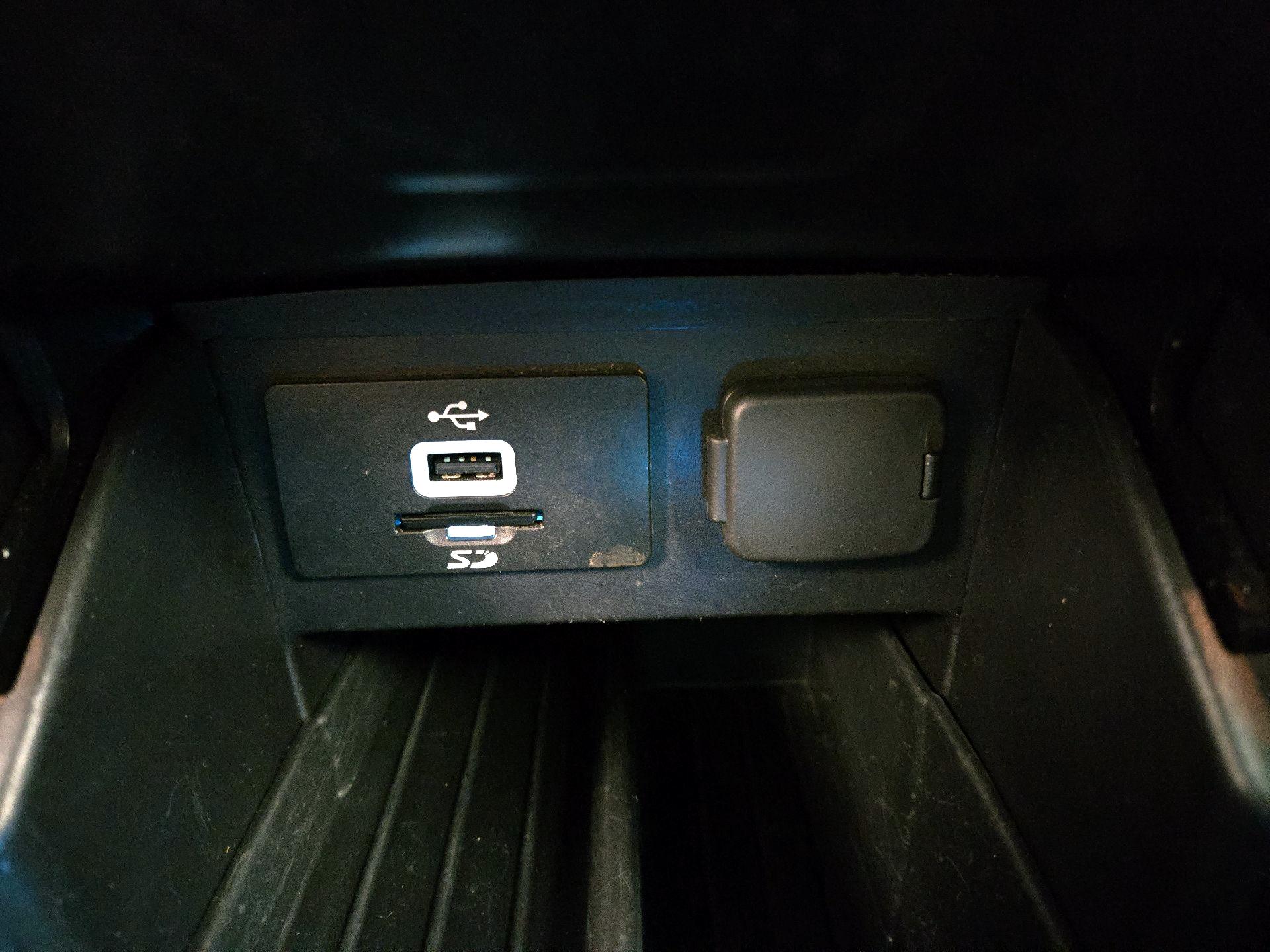 Thumbnail: 2016 Ford Explorer - 19