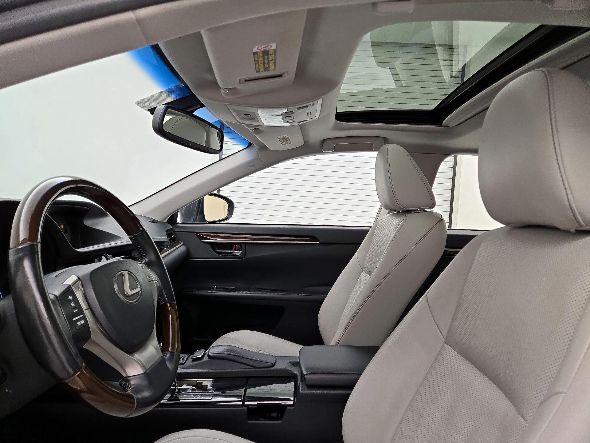 Thumbnail: 2014 Lexus ES - 20