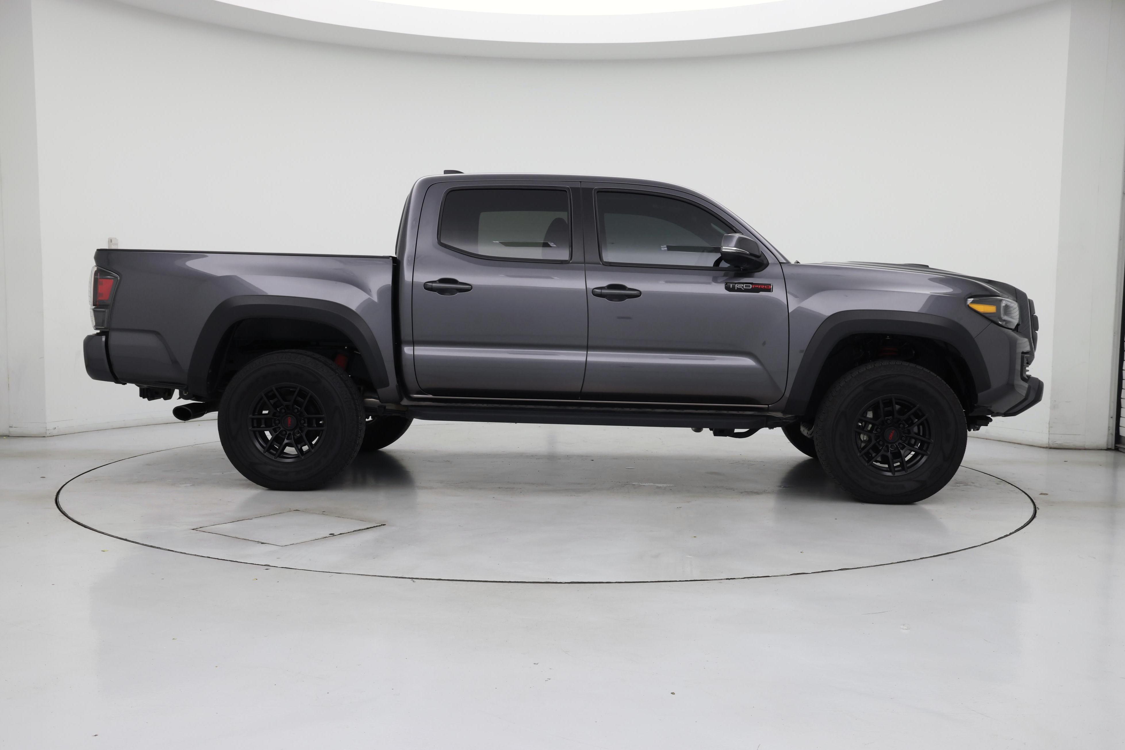 Thumbnail: 2020 Toyota Tacoma - 7