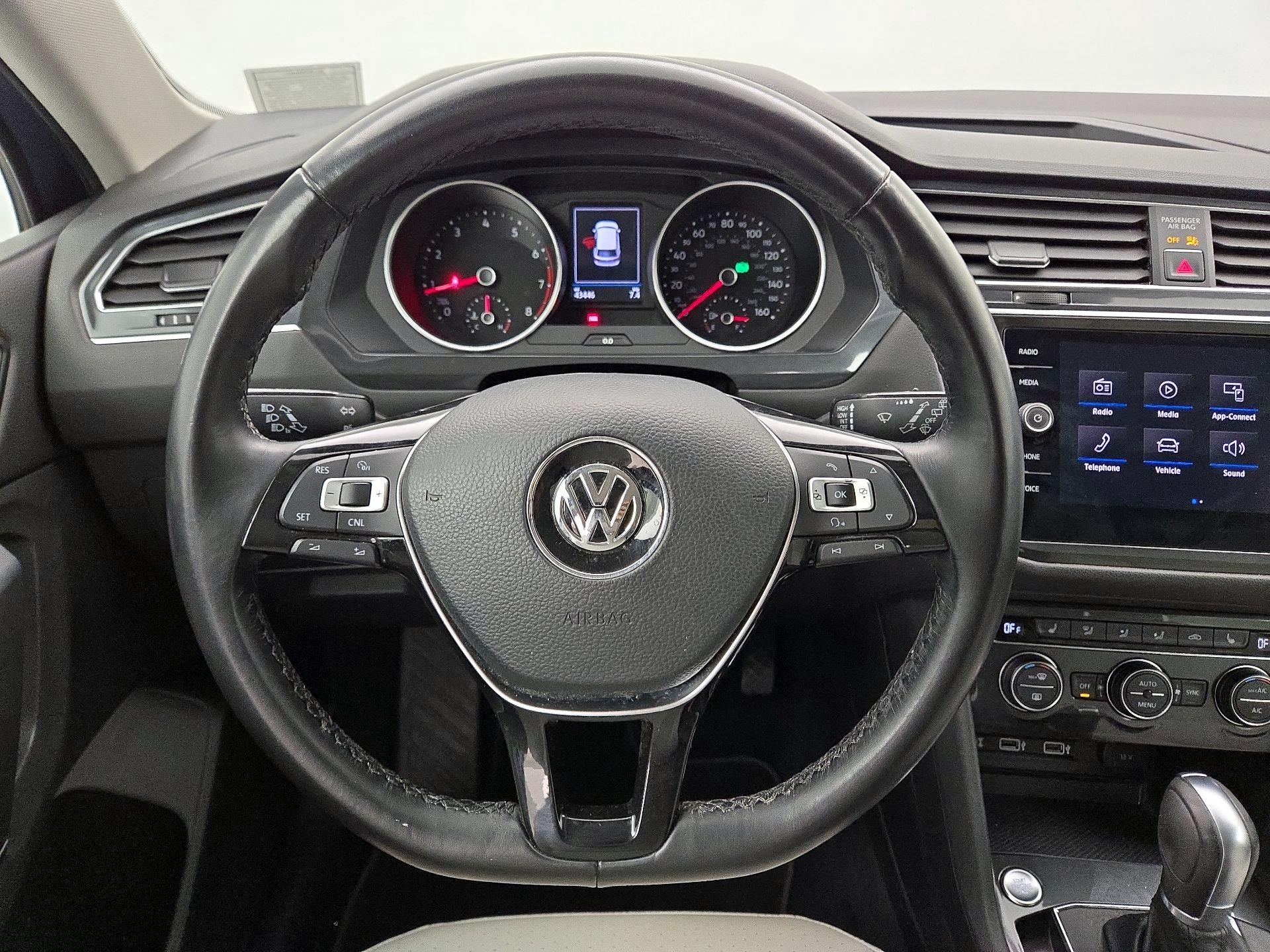 Thumbnail: 2018 Volkswagen Tiguan - 10