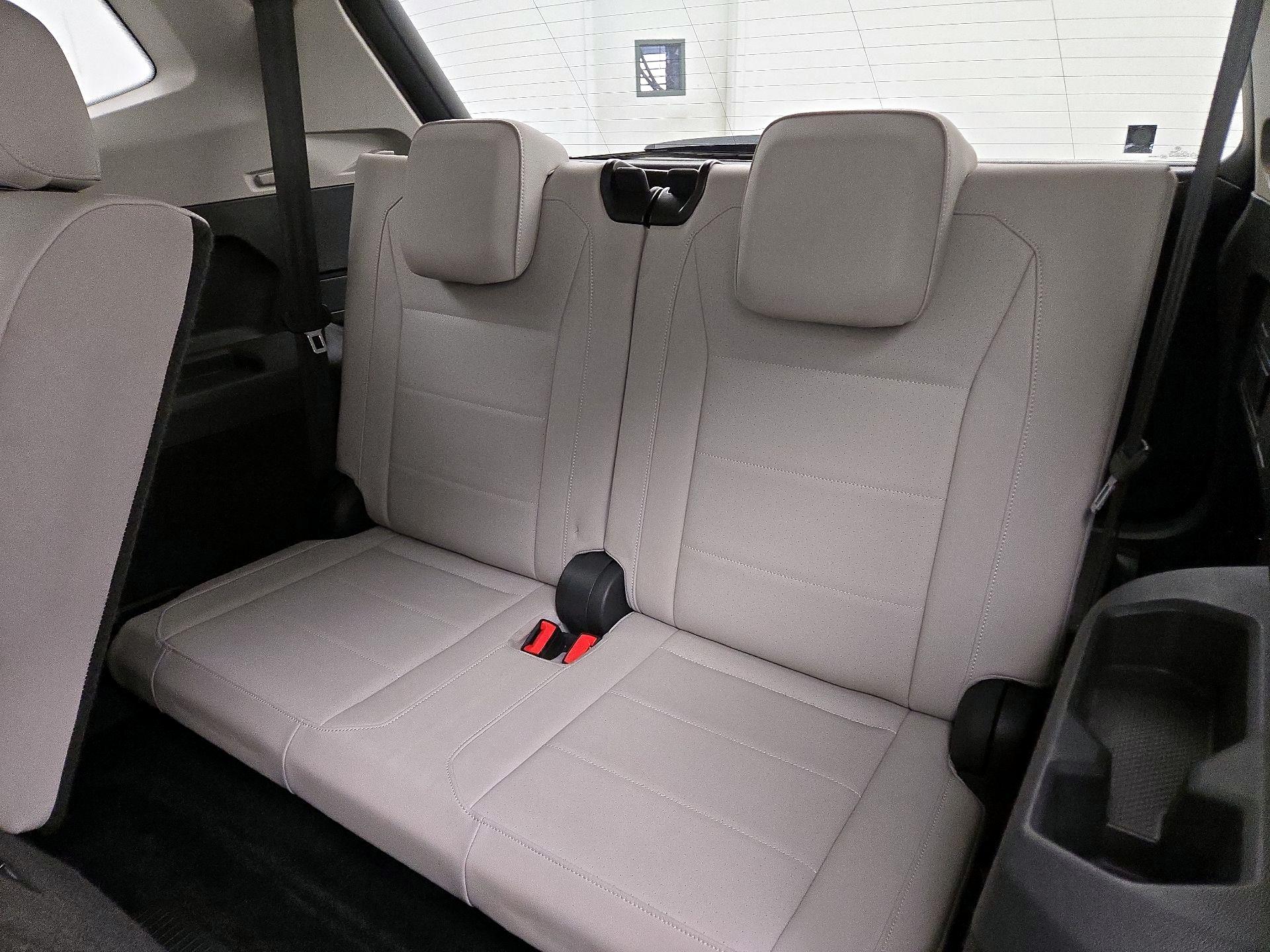 Thumbnail: 2018 Volkswagen Tiguan - 20