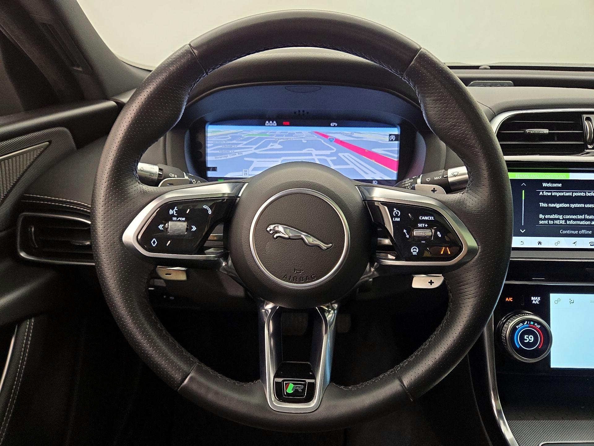 Thumbnail: 2020 Jaguar XE - 10