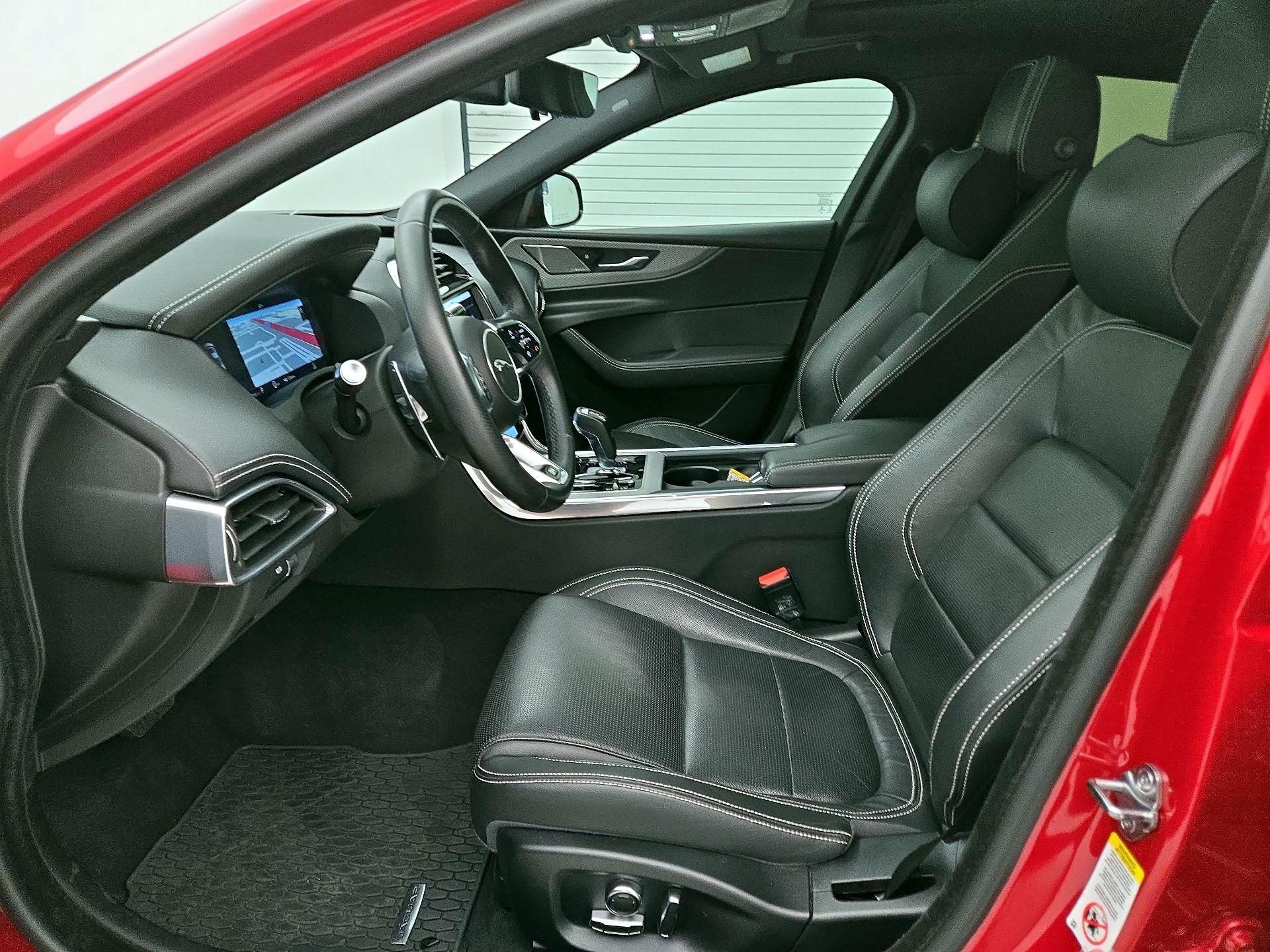 Thumbnail: 2020 Jaguar XE - 11