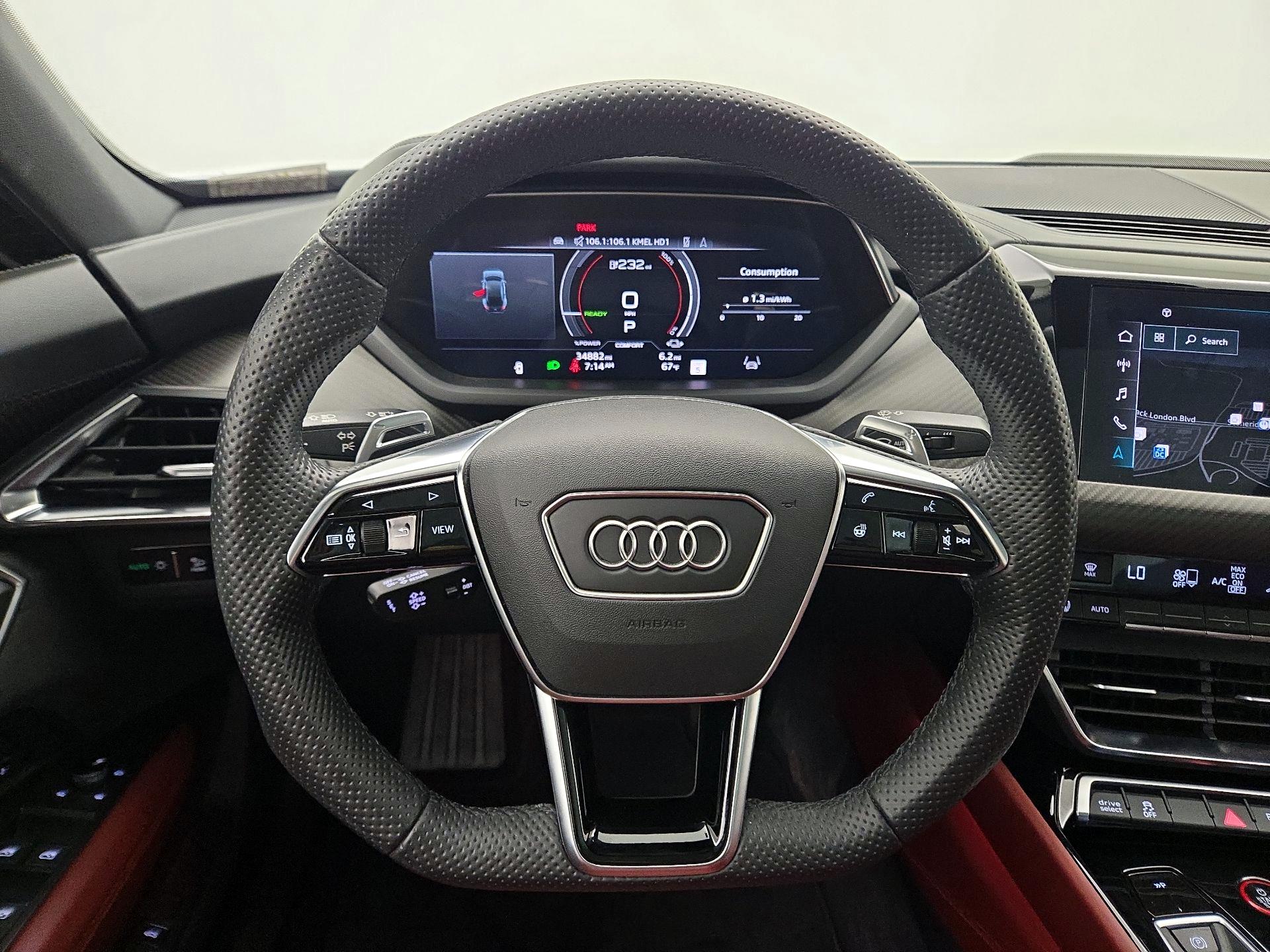 Thumbnail: 2022 Audi e-tron GT - 10