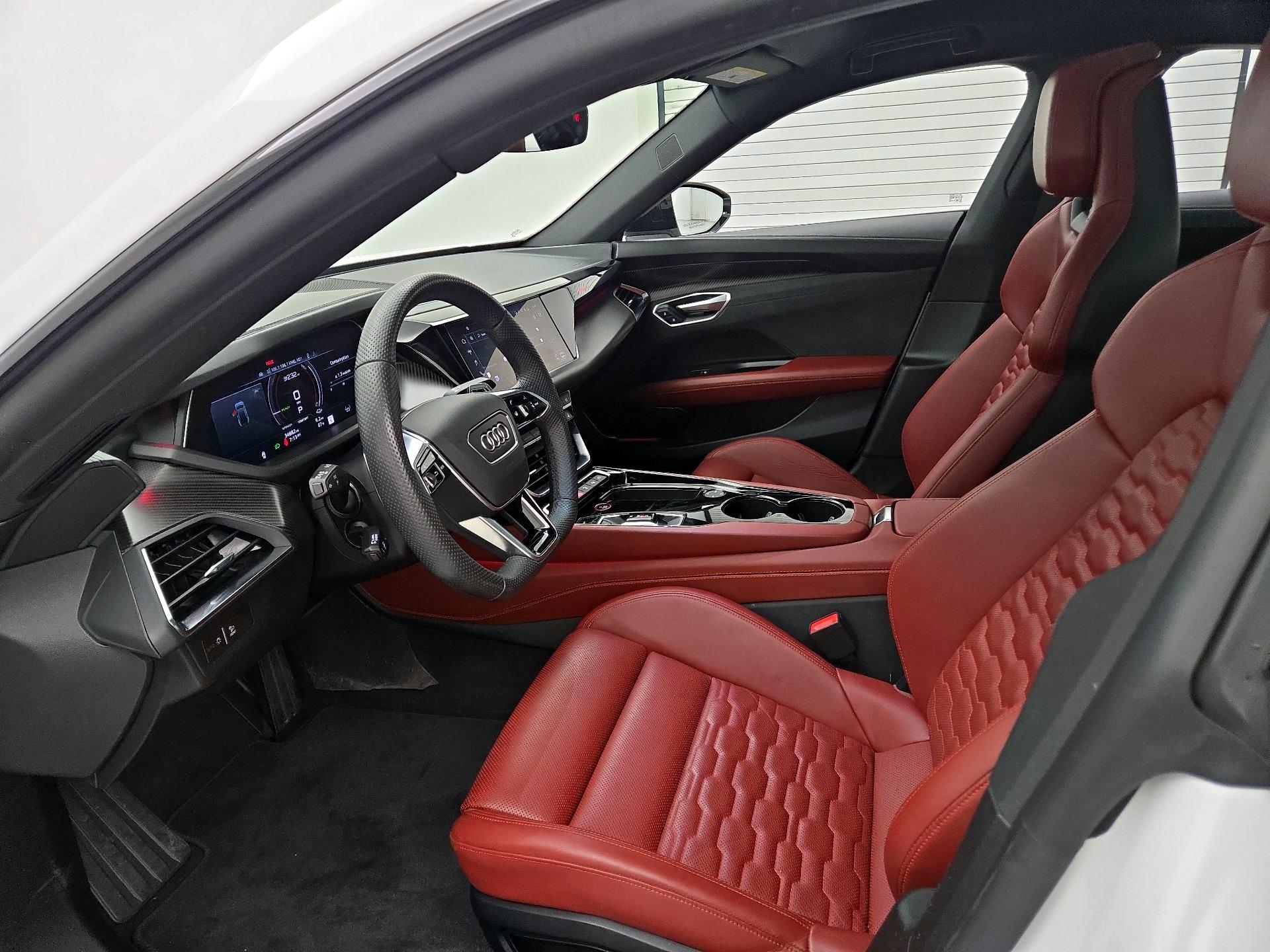 Thumbnail: 2022 Audi e-tron GT - 11