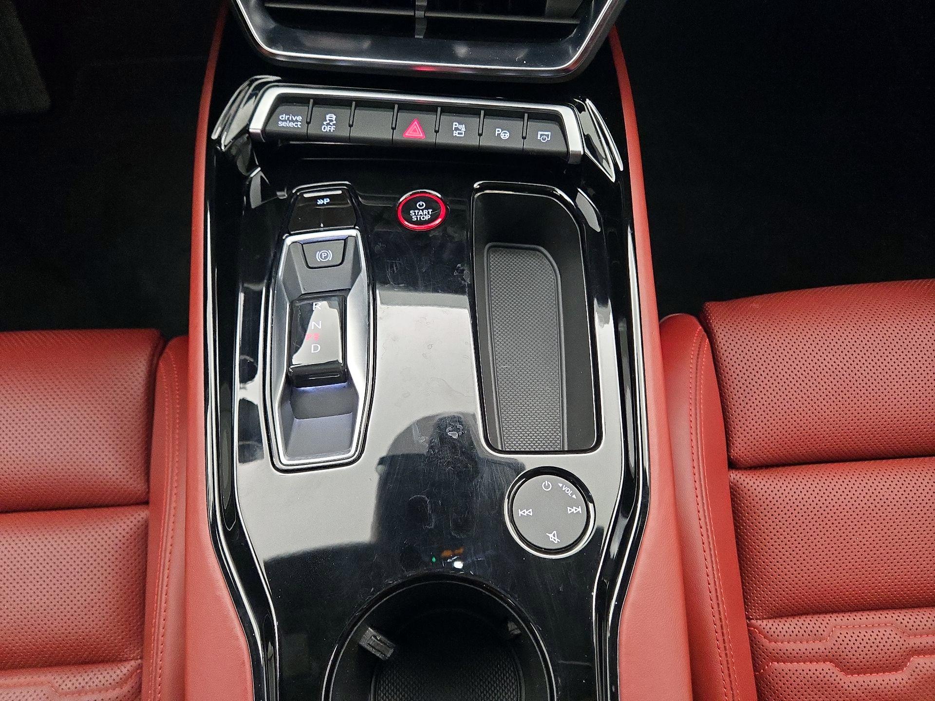 Thumbnail: 2022 Audi e-tron GT - 18