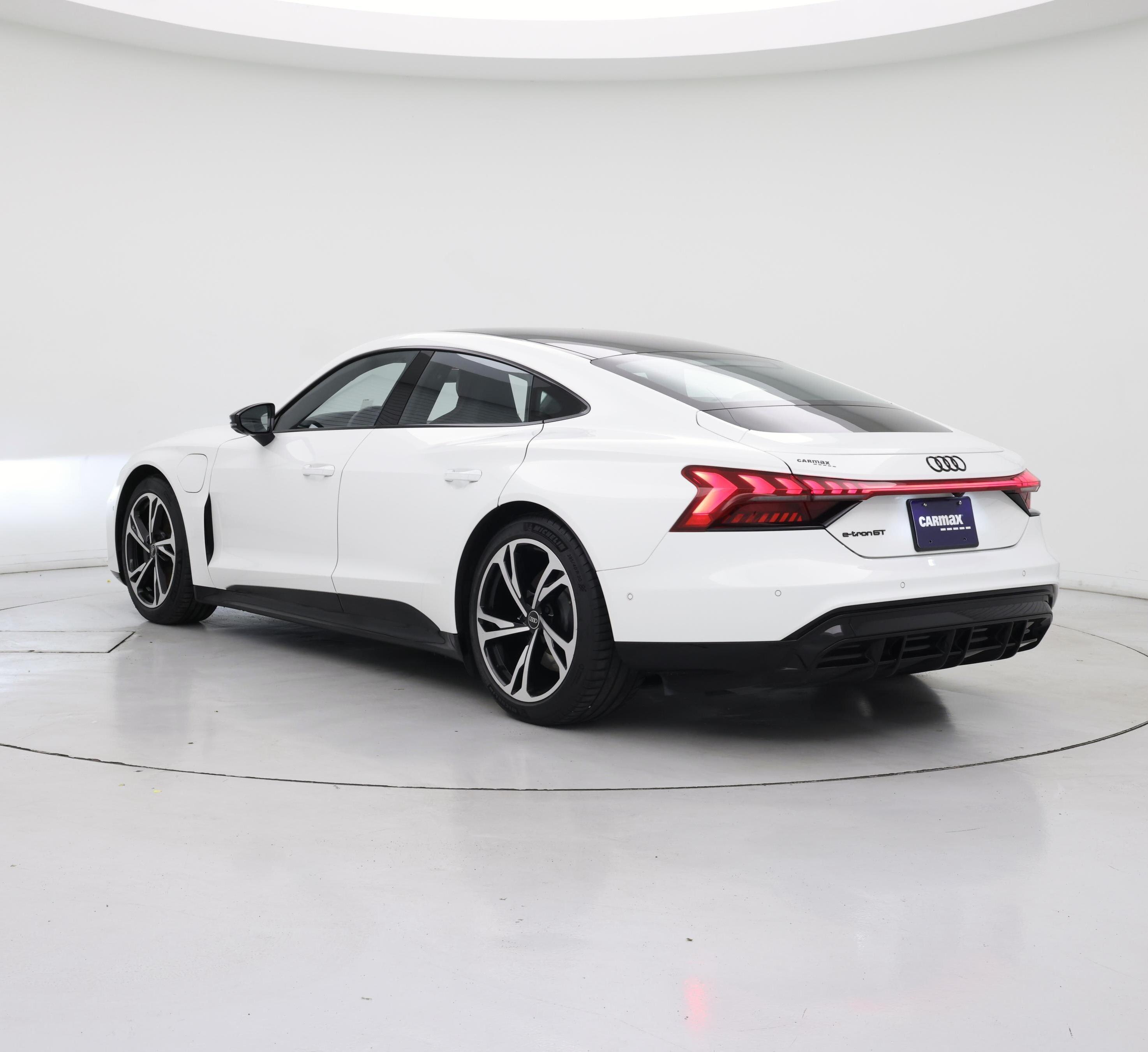 Thumbnail: 2022 Audi e-tron GT - 2