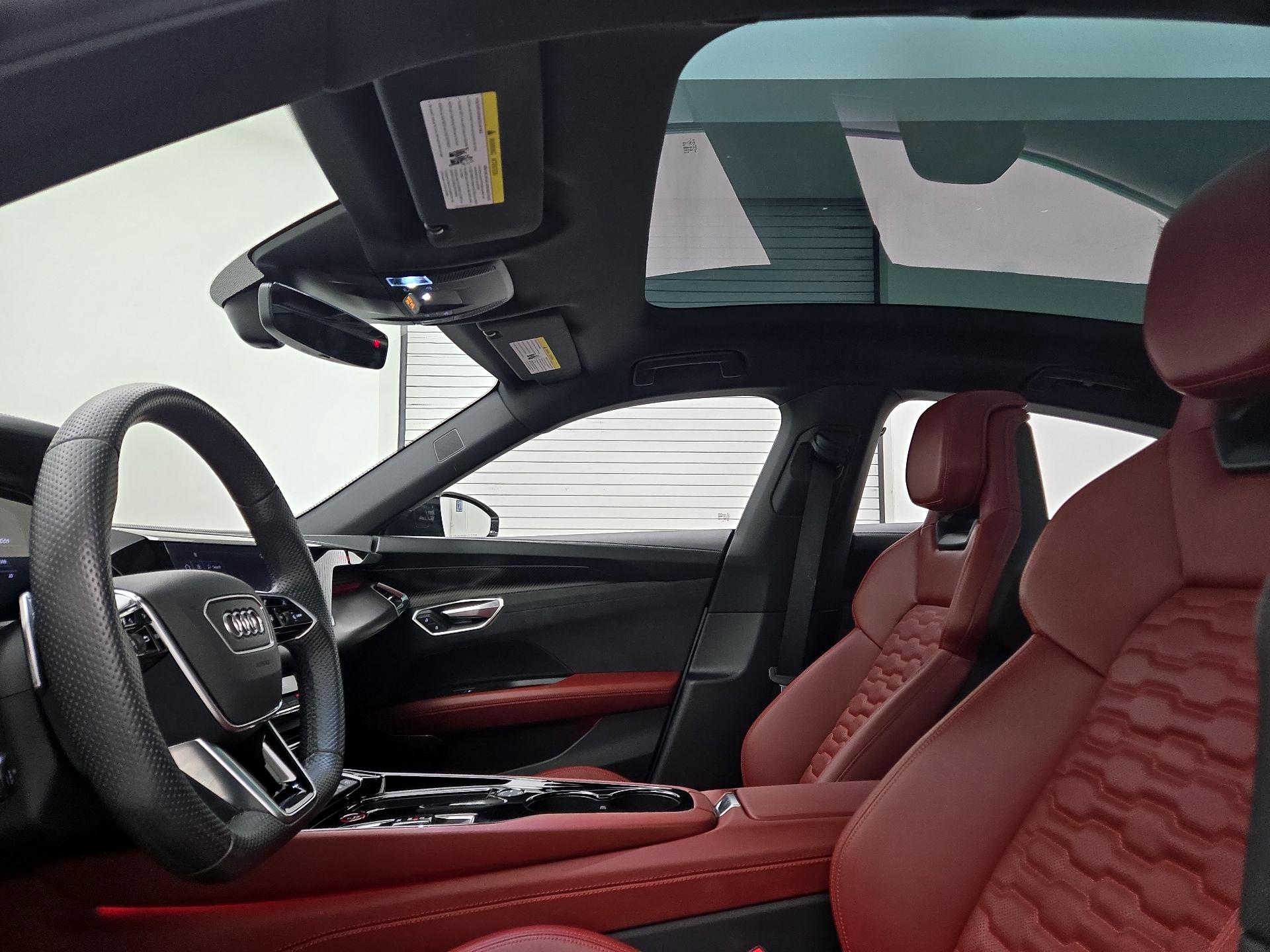 Thumbnail: 2022 Audi e-tron GT - 20