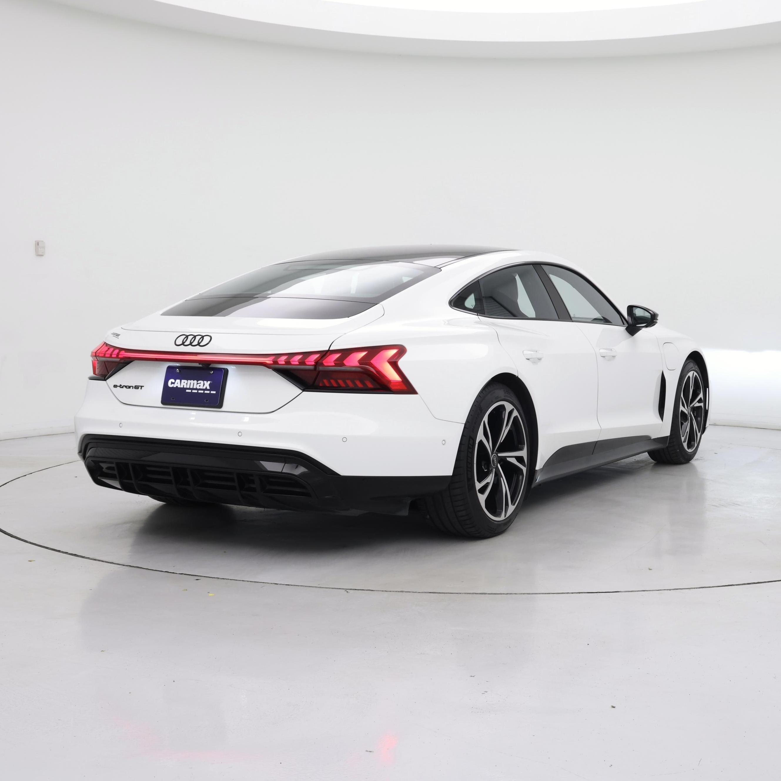 Thumbnail: 2022 Audi e-tron GT - 8