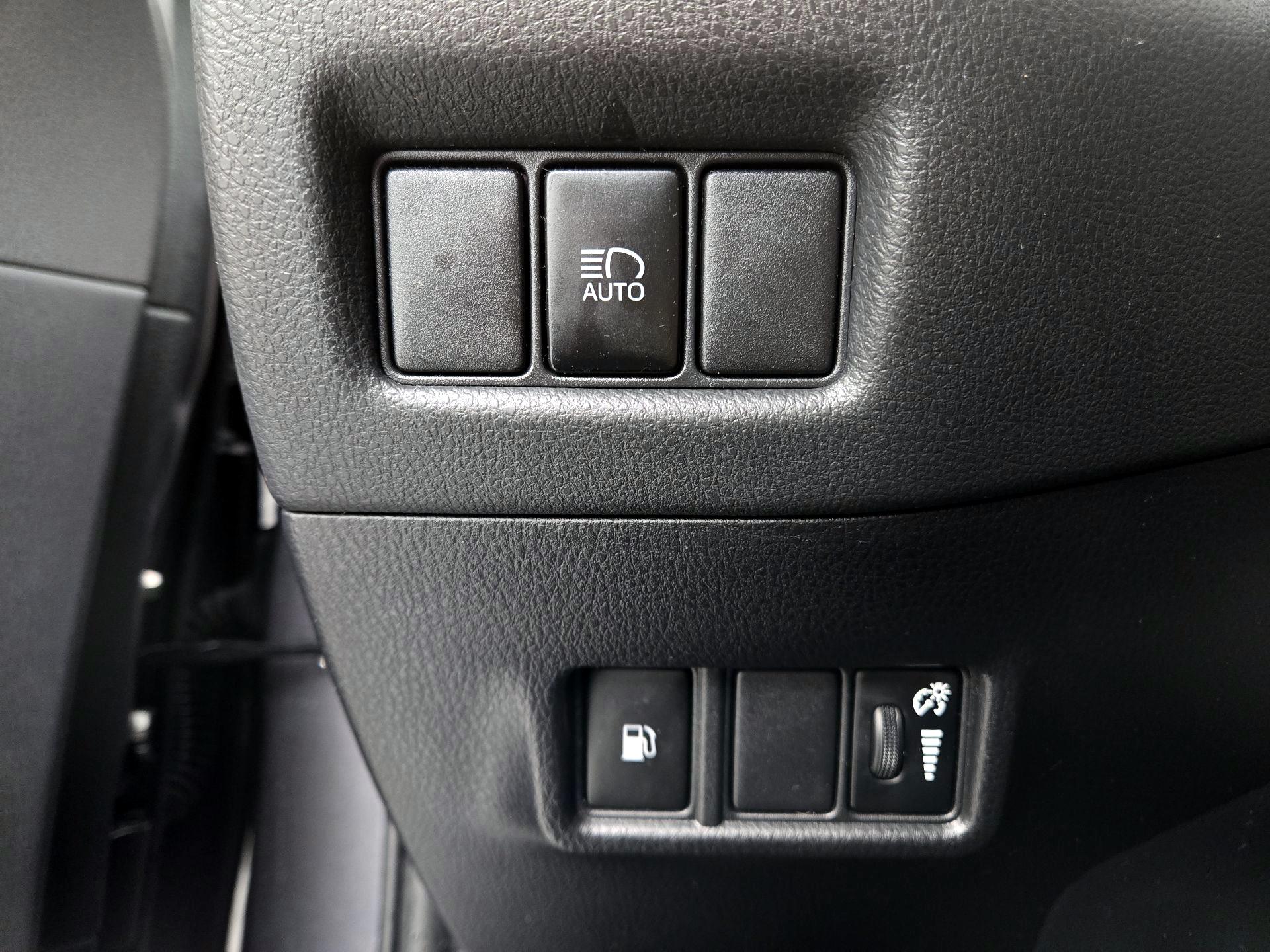 Thumbnail: 2021 Toyota C-HR - 13