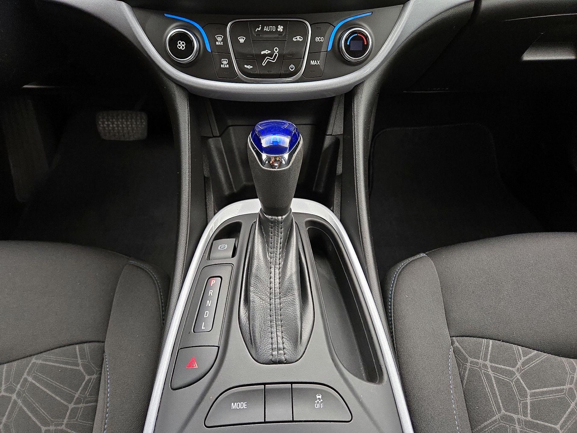 Thumbnail: 2018 Chevrolet Volt - 17