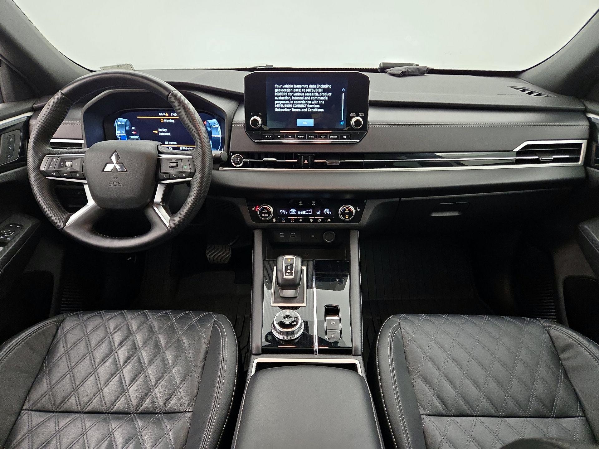 Thumbnail: 2023 Mitsubishi Outlander - 9