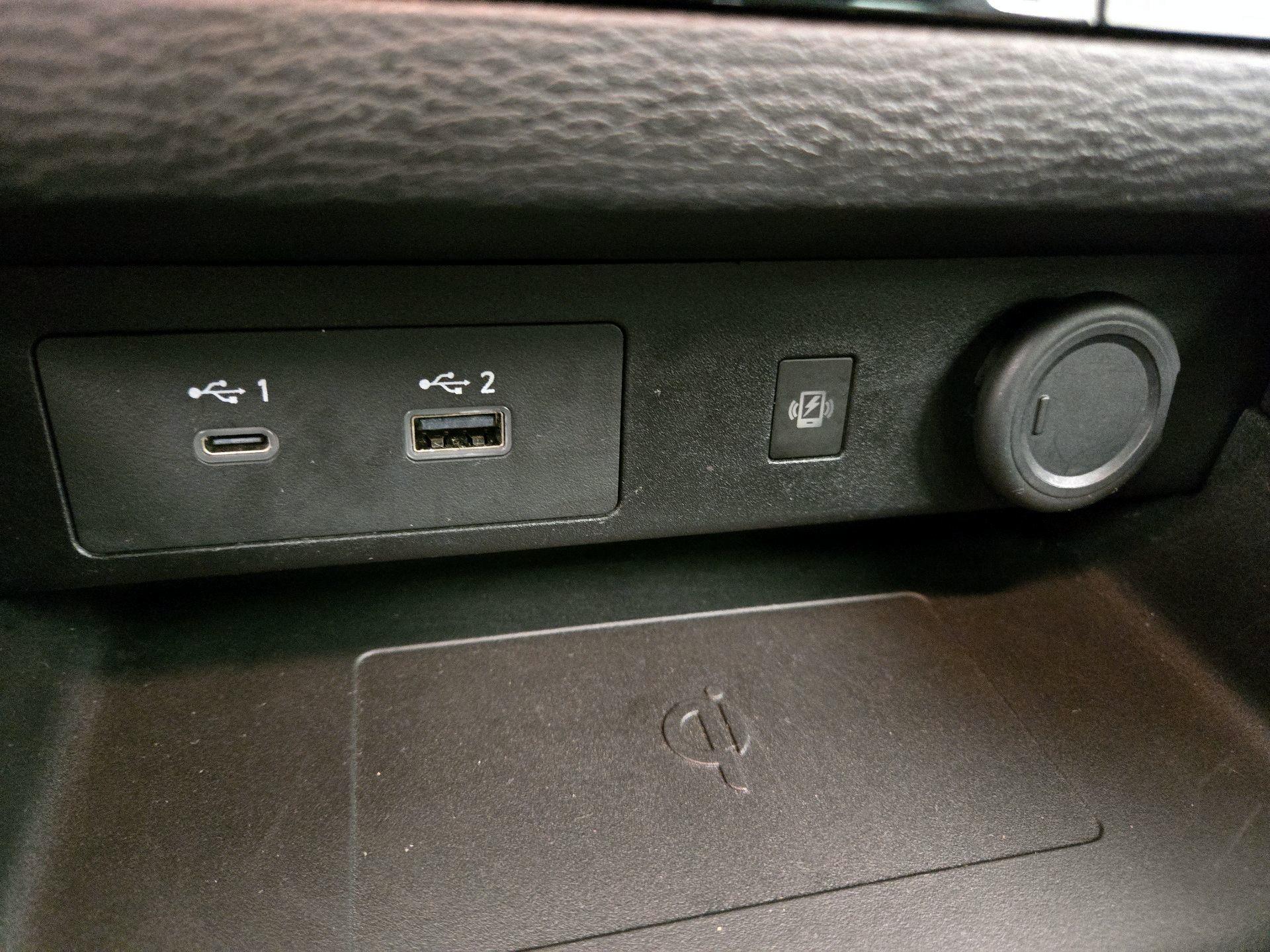 Thumbnail: 2023 Mitsubishi Outlander - 18