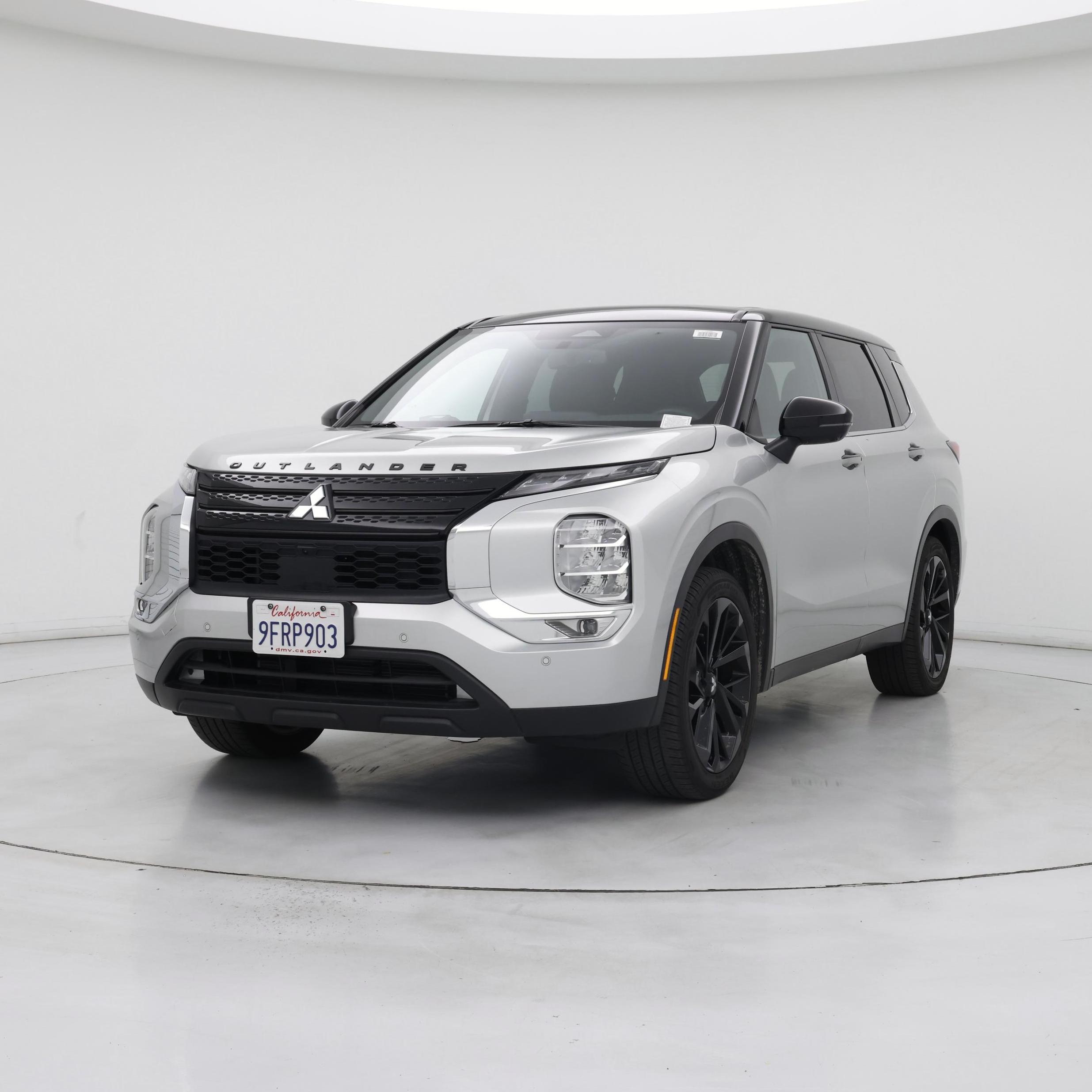 Thumbnail: 2023 Mitsubishi Outlander - 4