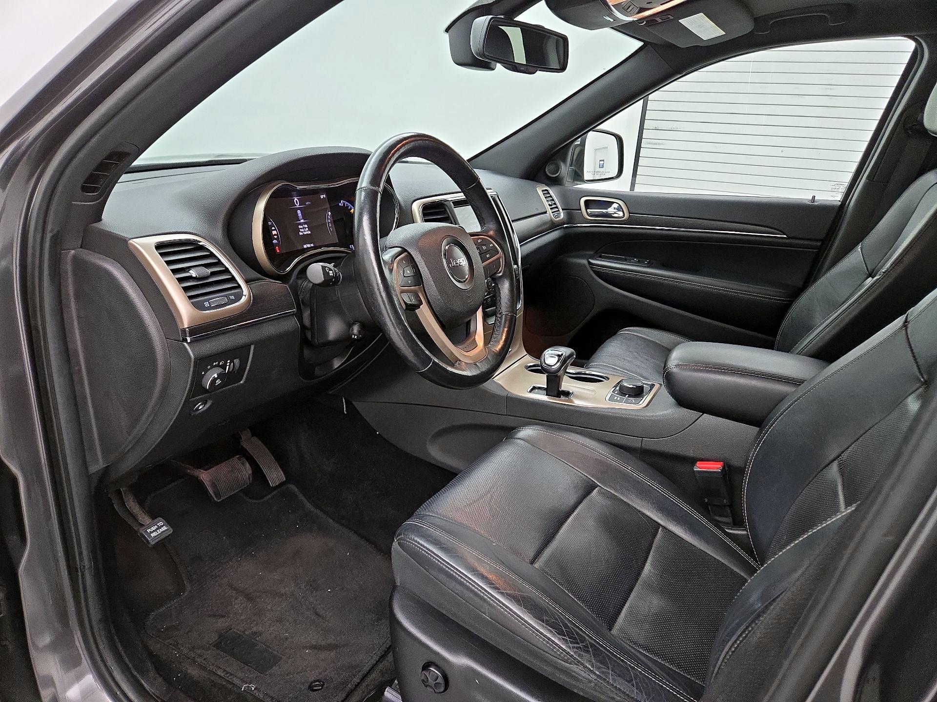 Thumbnail: 2015 Jeep Grand Cherokee - 11