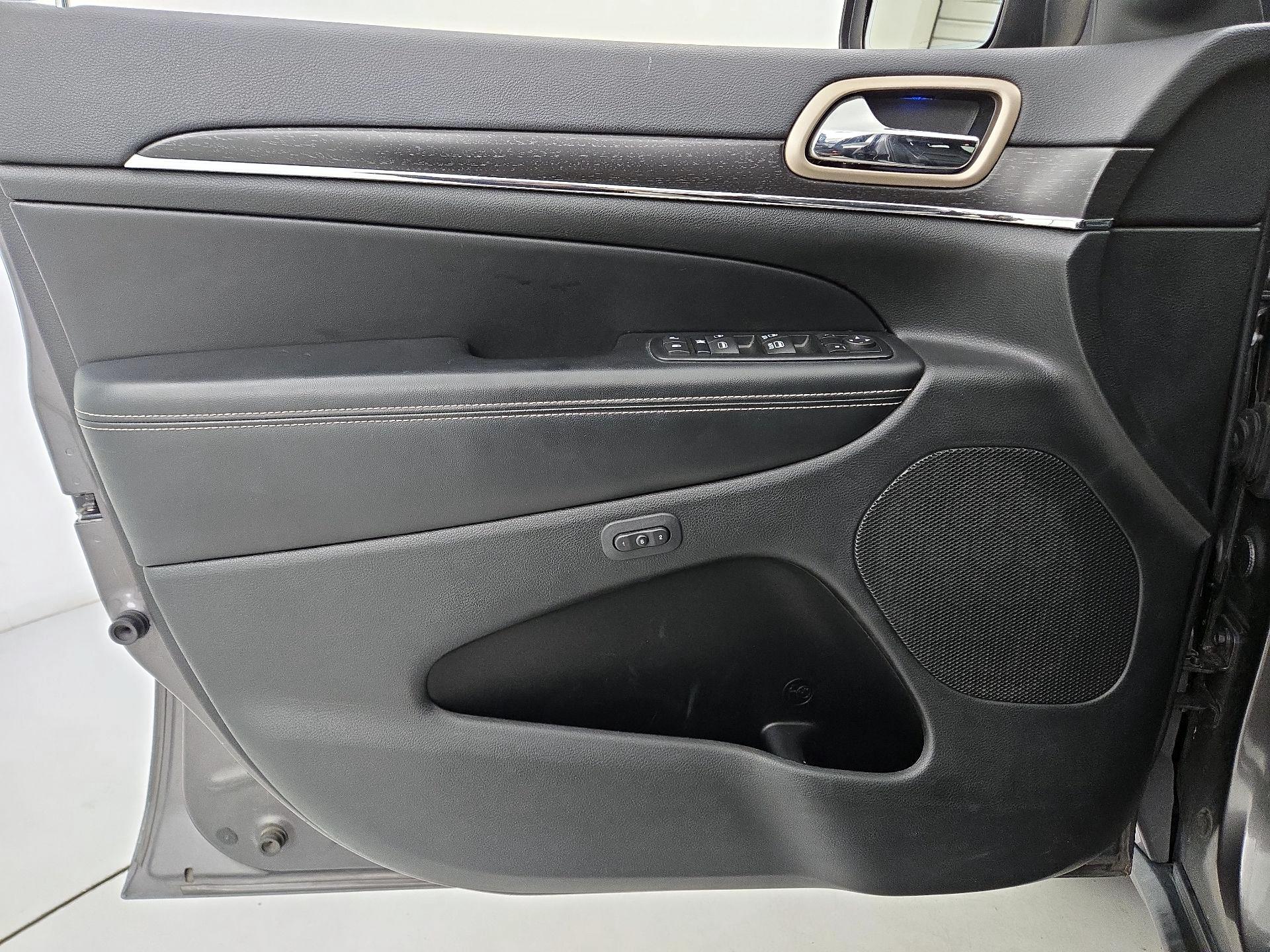 Thumbnail: 2015 Jeep Grand Cherokee - 12