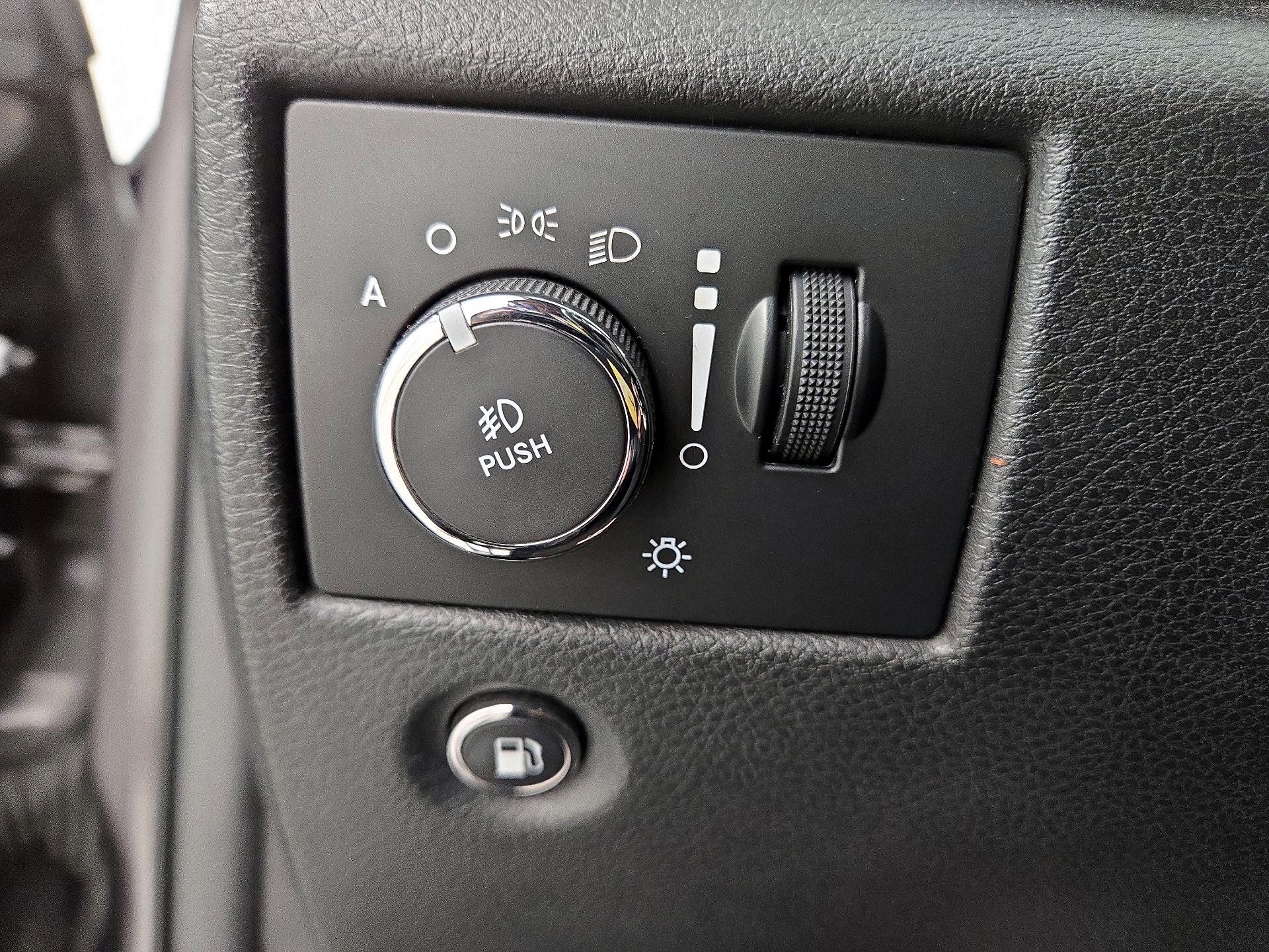 Thumbnail: 2015 Jeep Grand Cherokee - 13