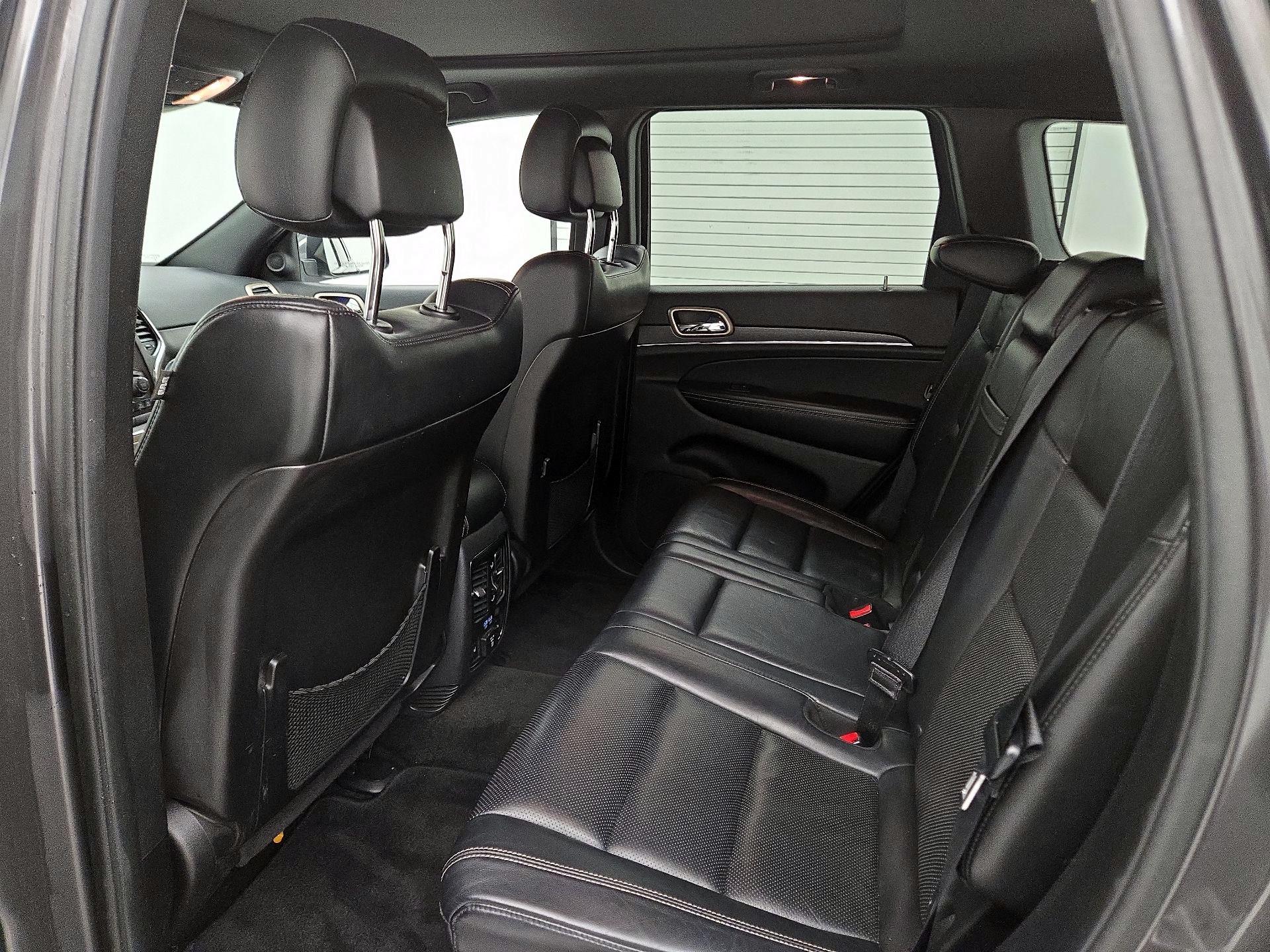 Thumbnail: 2015 Jeep Grand Cherokee - 18